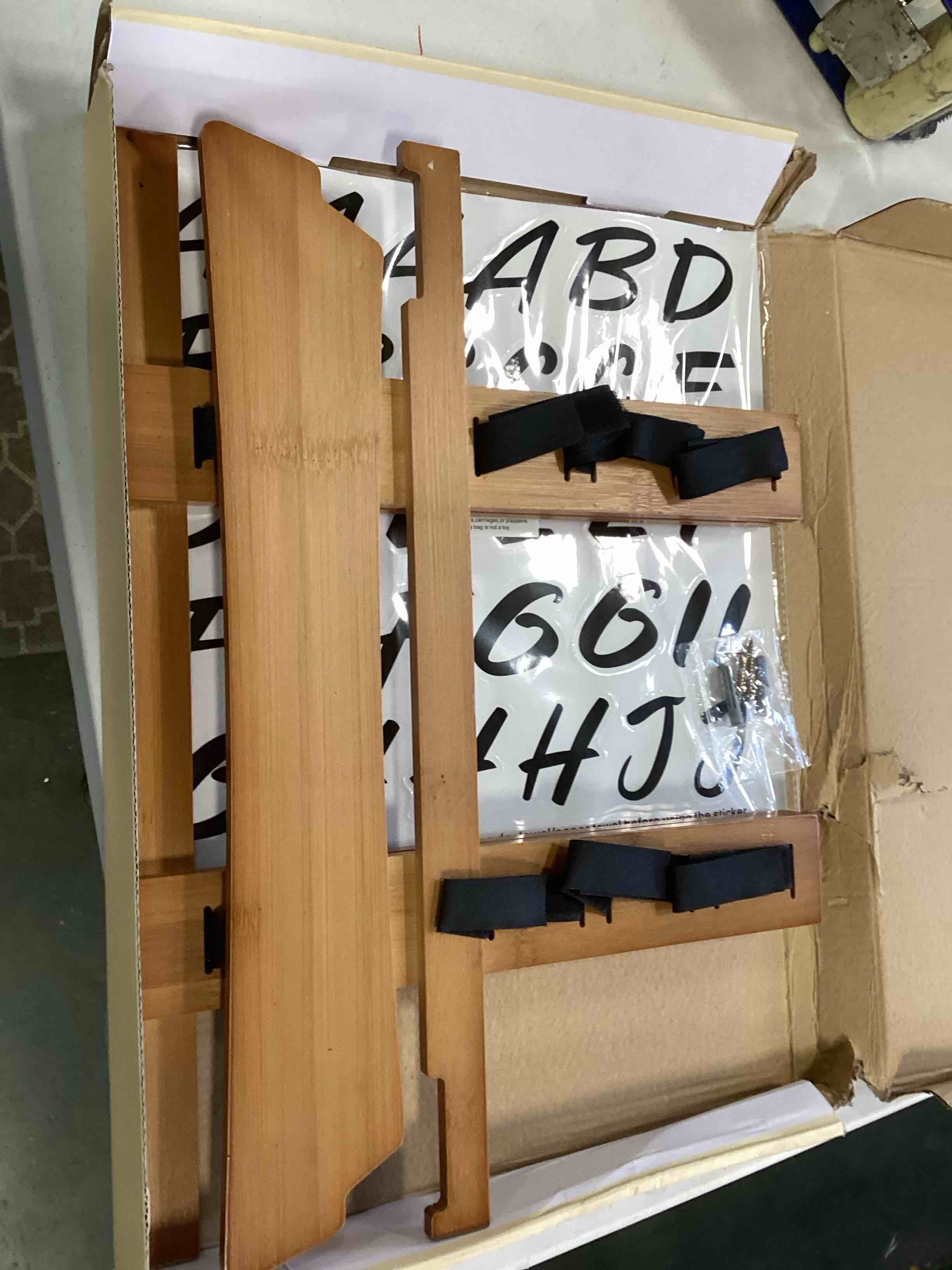 https://s3.amazonaws.com/lotting-images-prod/bidfta/PPE2198309_1737403284411.jpeg
