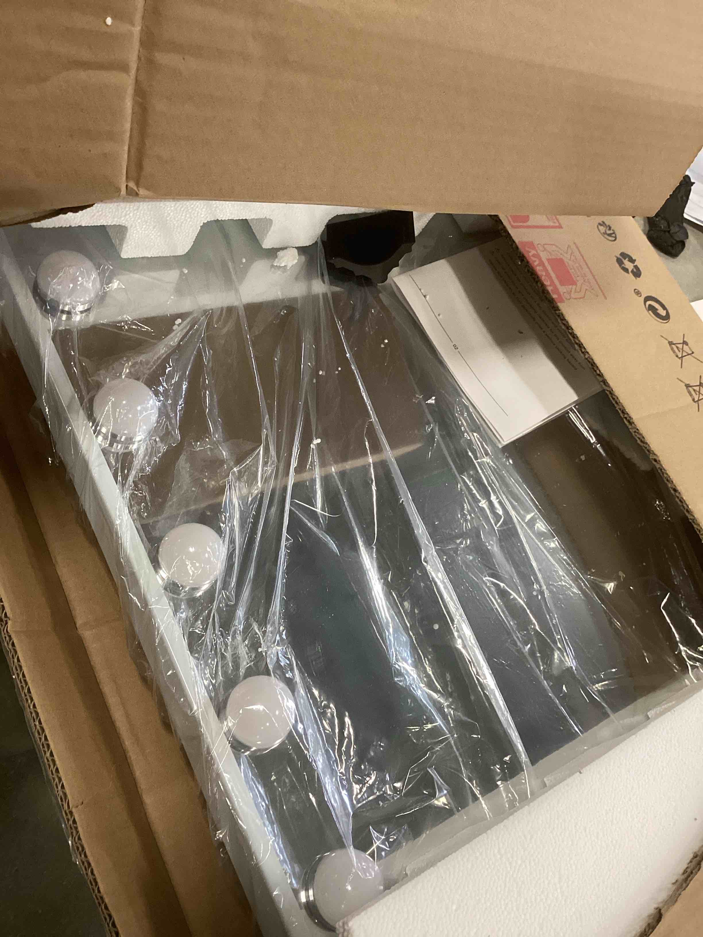 https://s3.amazonaws.com/lotting-images-prod/bidfta/PPE2198392_1737560007777.jpeg