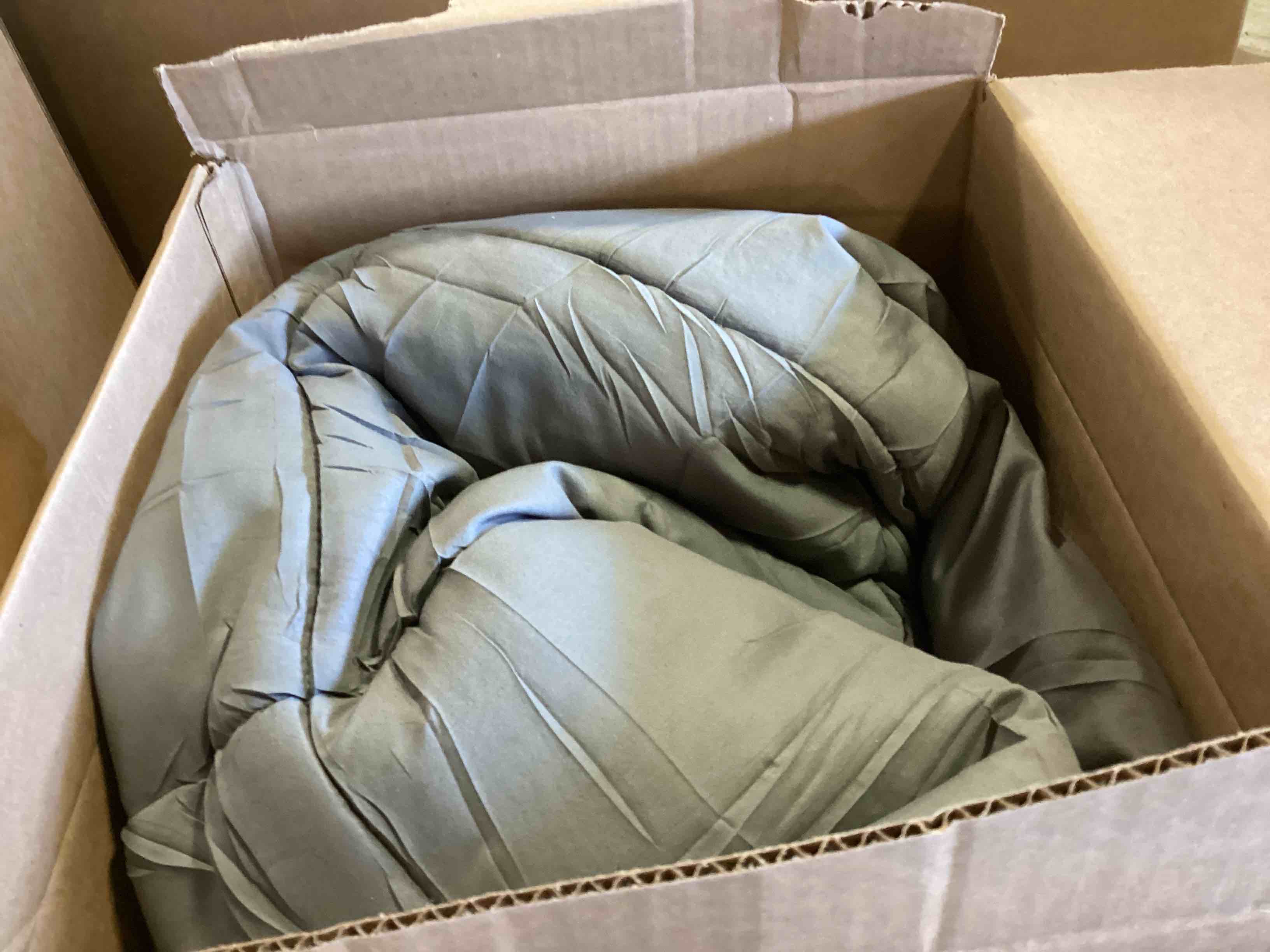 https://s3.amazonaws.com/lotting-images-prod/bidfta/PPE2199280_1738081250492.jpeg