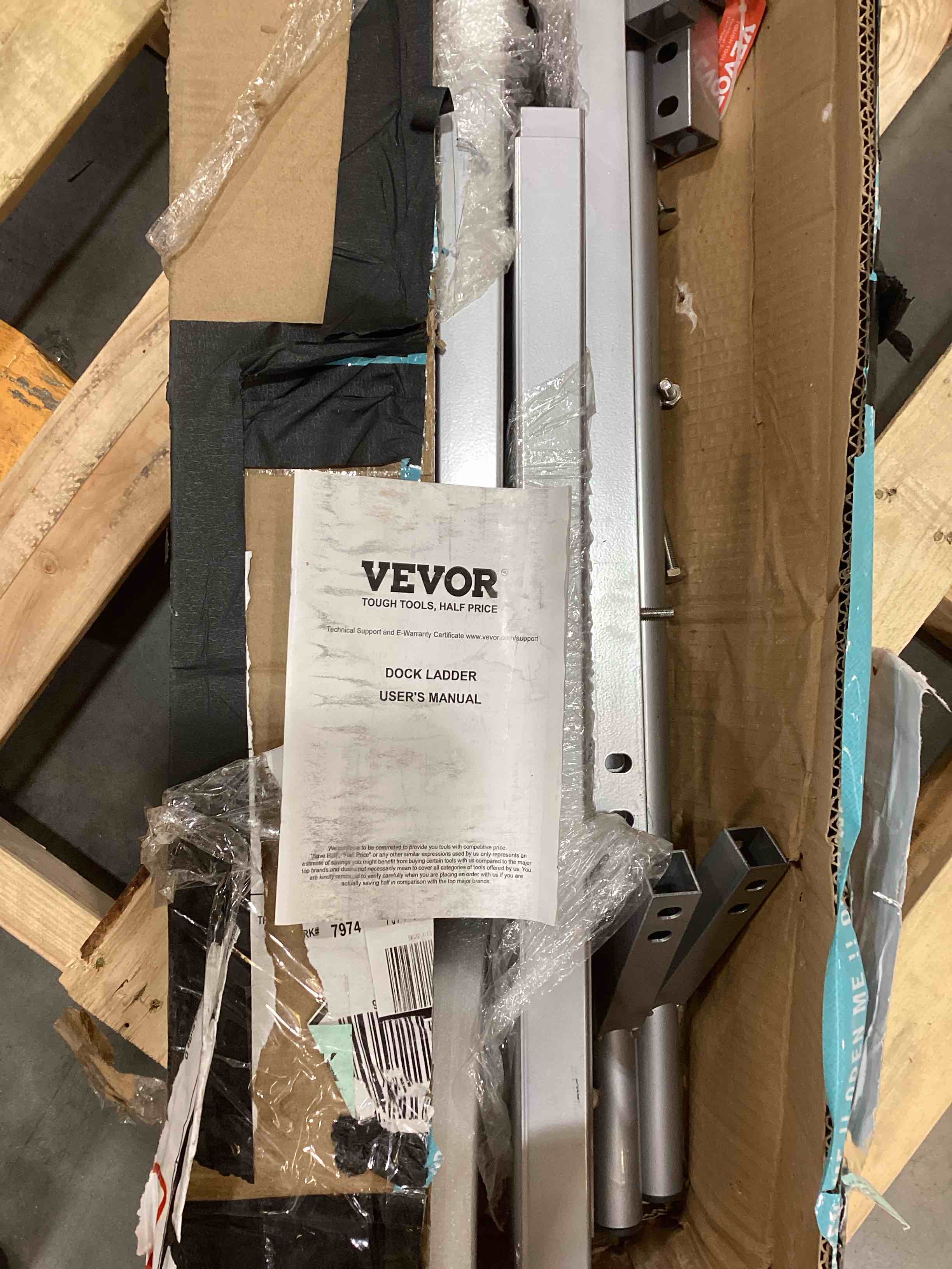 VEVOR Dock Ladder 6 Steps, 500lbs Load Pool Steps, Adjustable Height Aluminum Dock Stairs, Pontoon Boat Ladder with Handrails & Widen Nonslip Rubber Pedals for Lake/Pool/Marine Boarding/RV/House