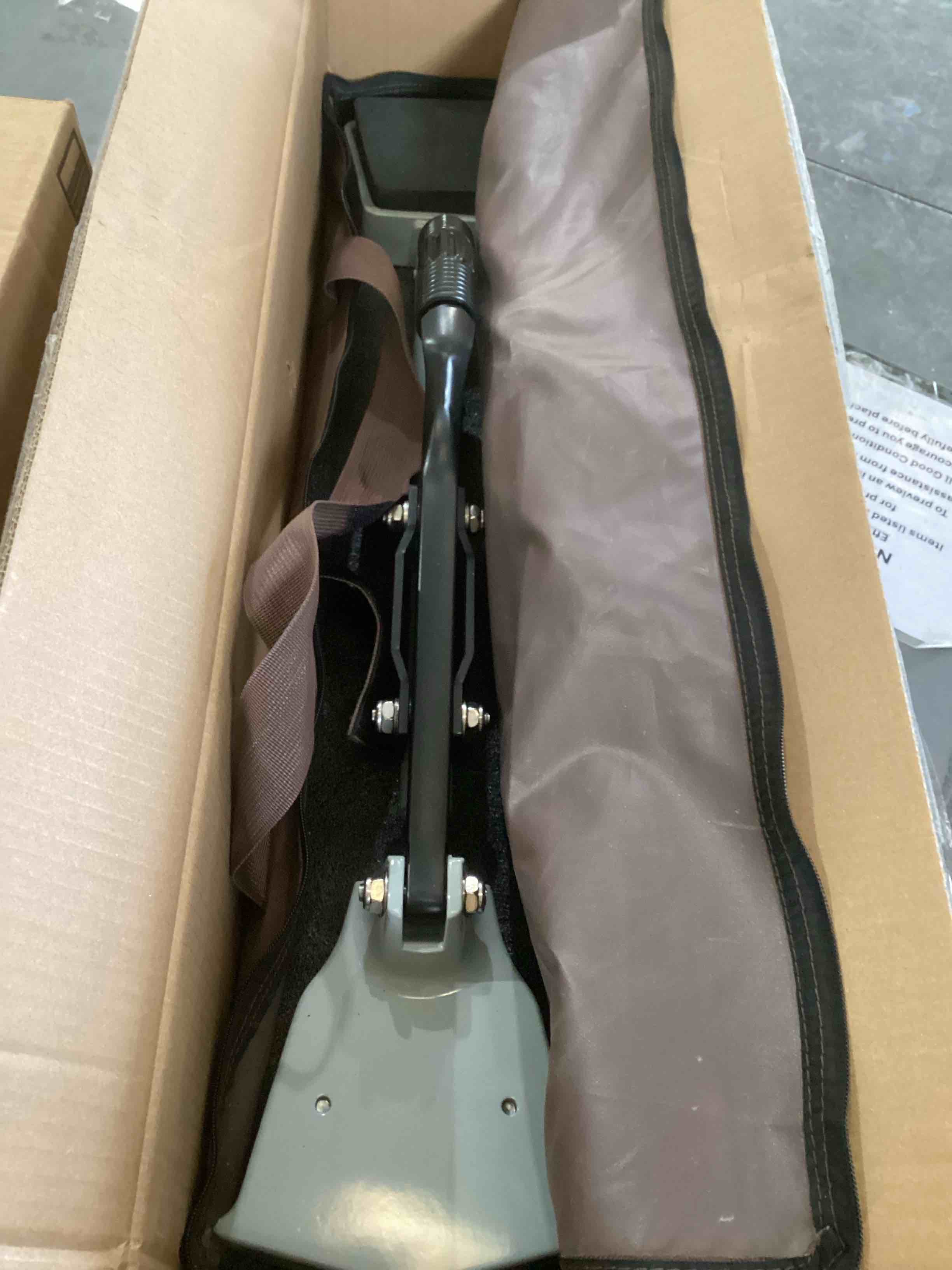 ZY326 Kneeless Carpet Stretcher