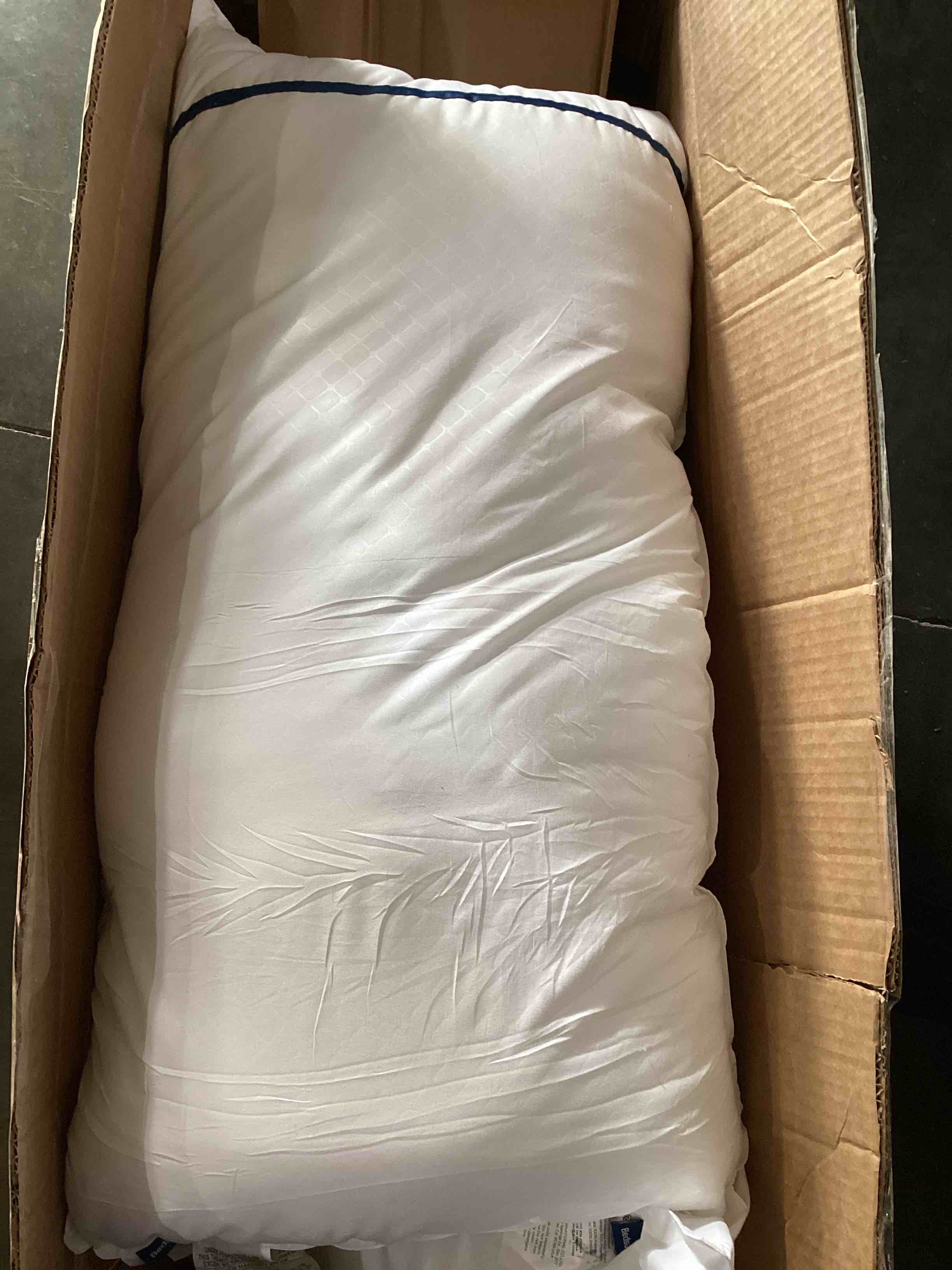 bedsure hotel pillows, king size, set of 4