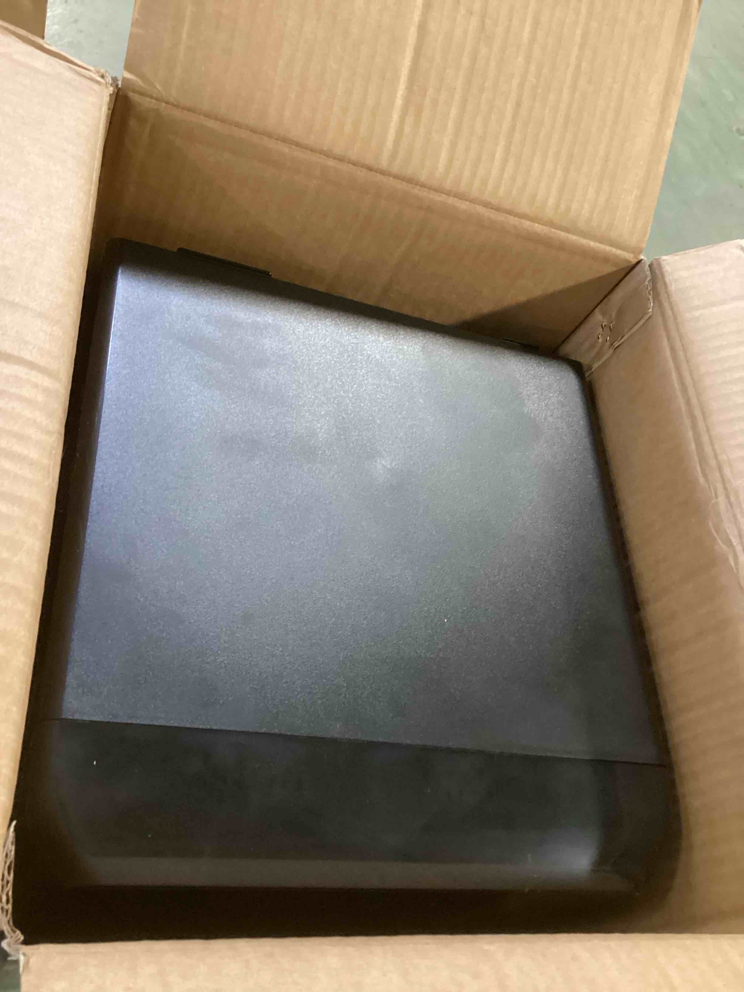 https://s3.amazonaws.com/lotting-images-prod/bidfta/PPE2224232_1737997696904.jpeg