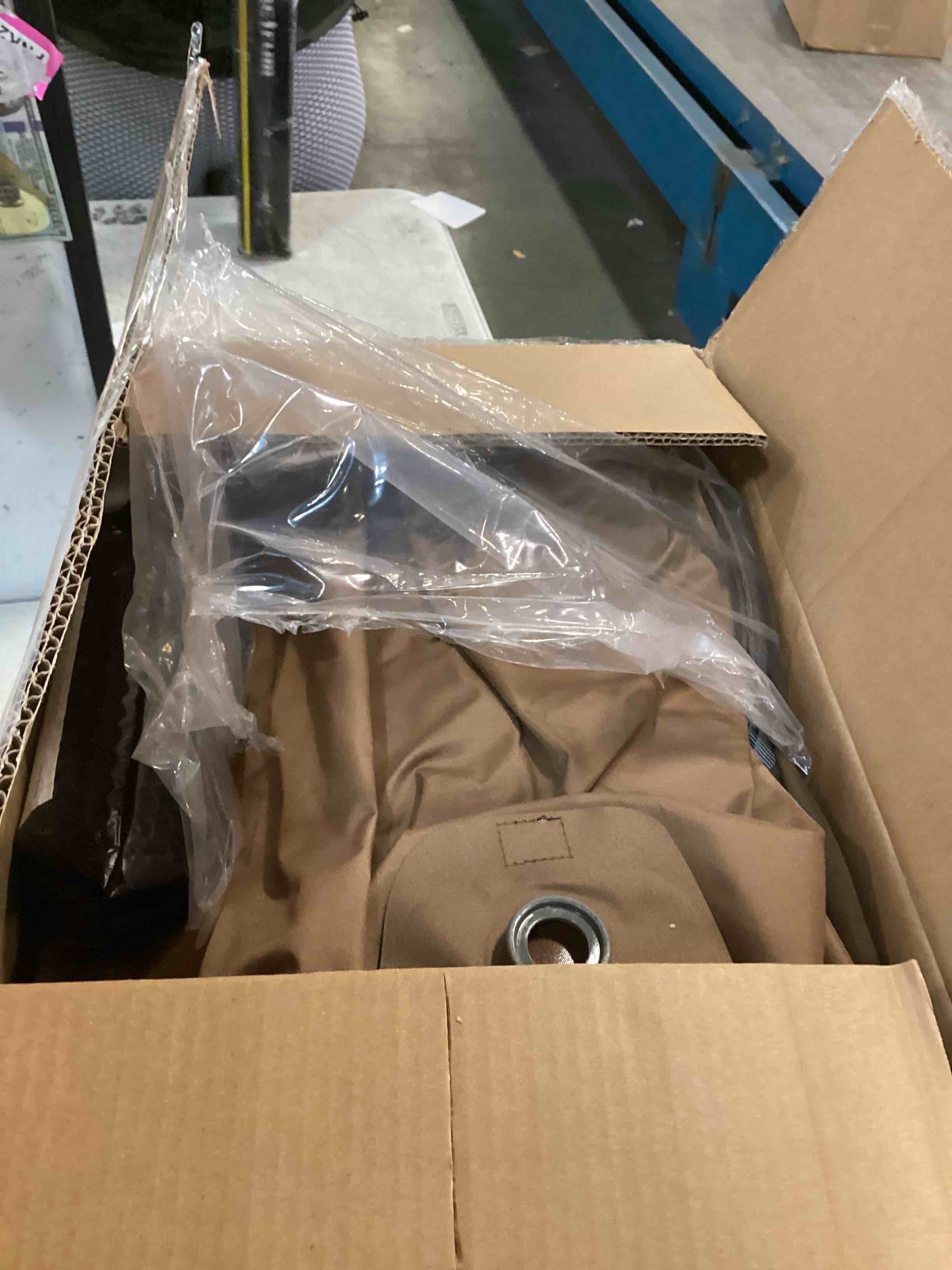 https://s3.amazonaws.com/lotting-images-prod/bidfta/PPE2225149_1738258029565.jpeg