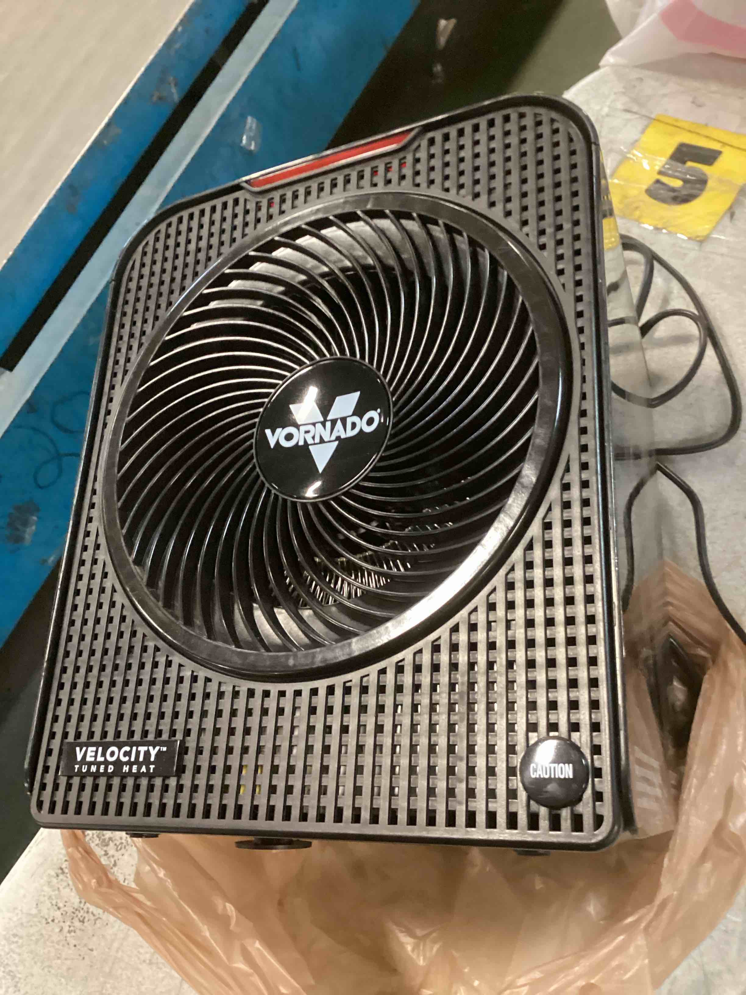 https://s3.amazonaws.com/lotting-images-prod/bidfta/PPE2225456_1738608043441.jpeg