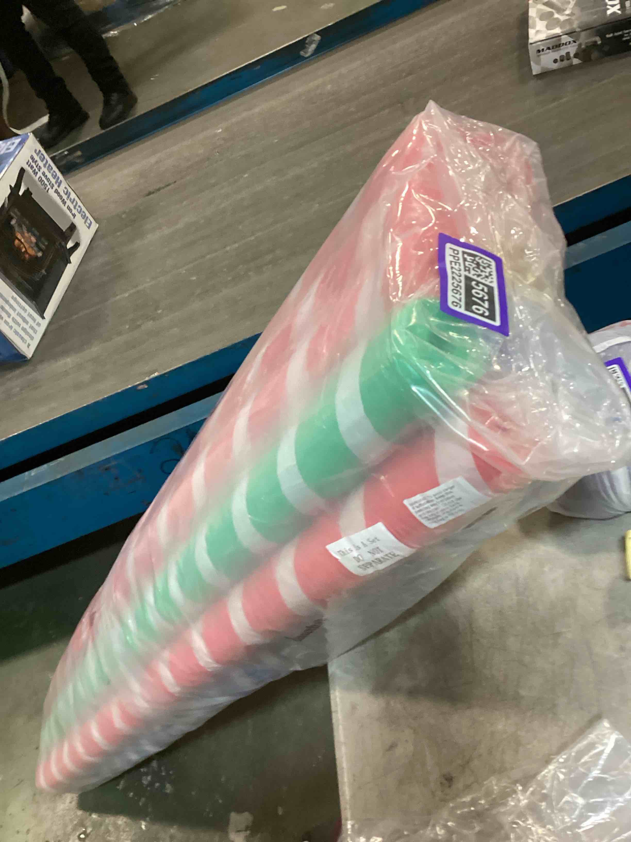https://s3.amazonaws.com/lotting-images-prod/bidfta/PPE2225676_1738764157058.jpeg