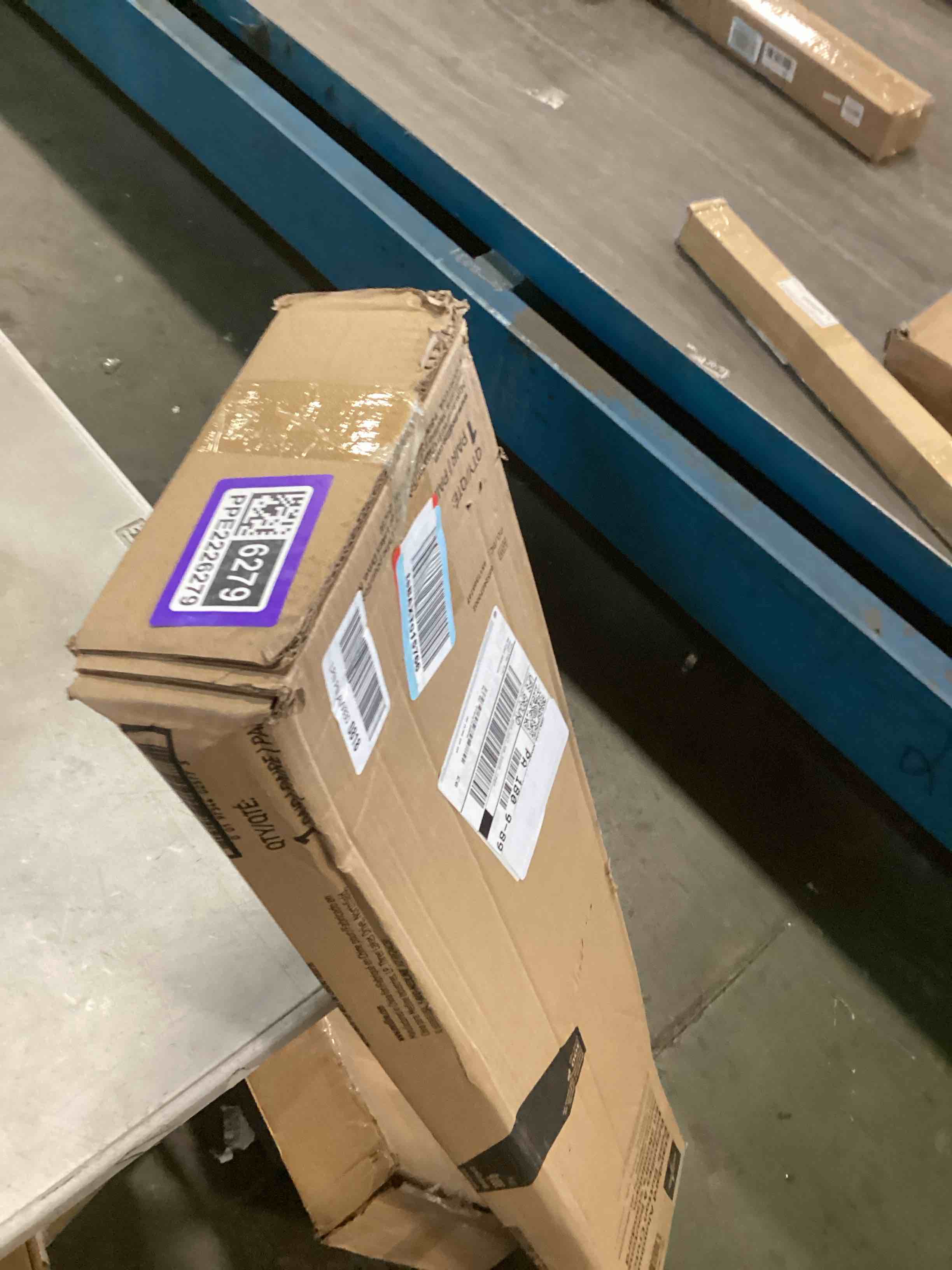 https://s3.amazonaws.com/lotting-images-prod/bidfta/PPE2226279_1739203782934.jpeg
