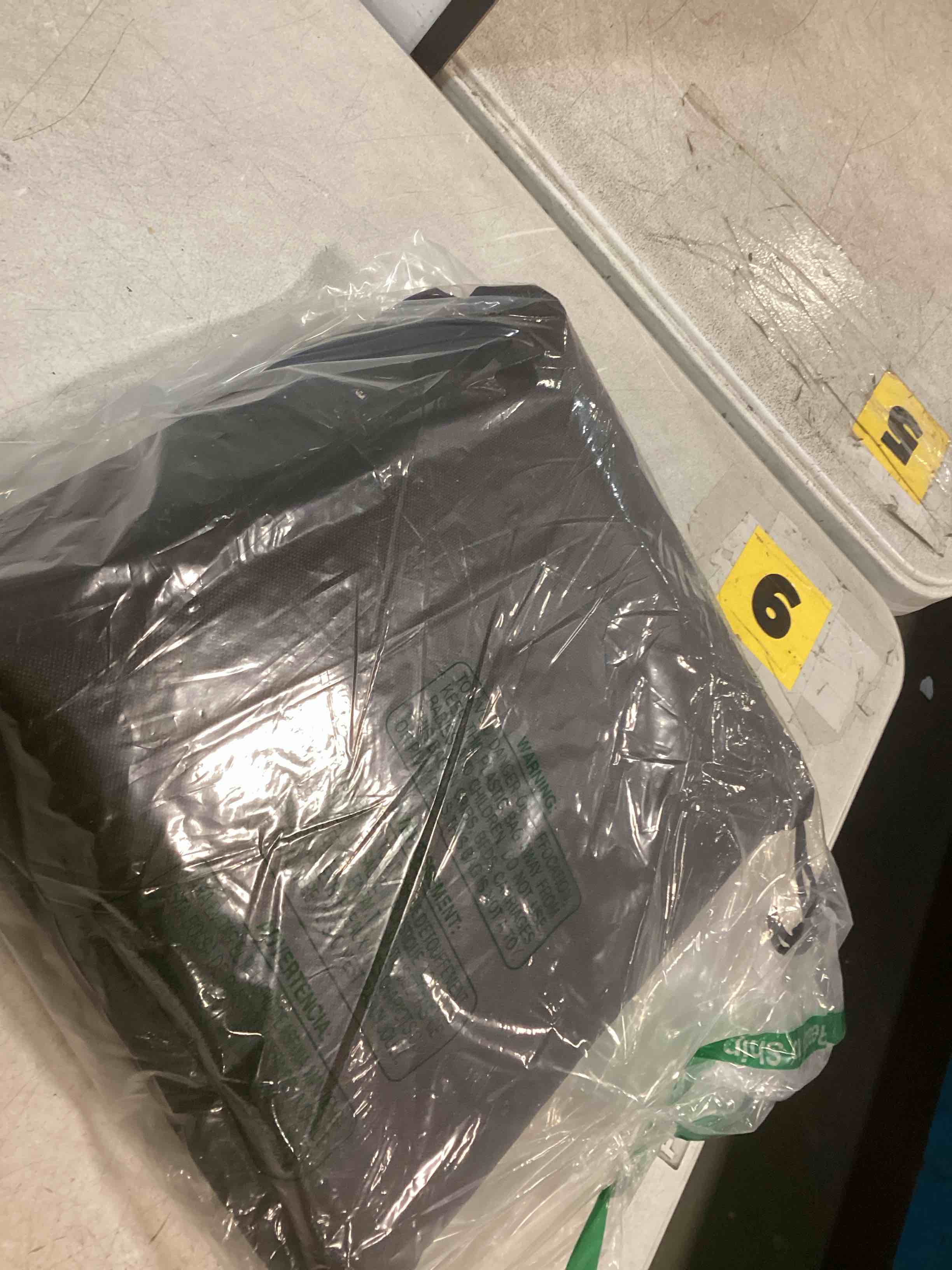 https://s3.amazonaws.com/lotting-images-prod/bidfta/PPE2227762_1737032897484.jpeg