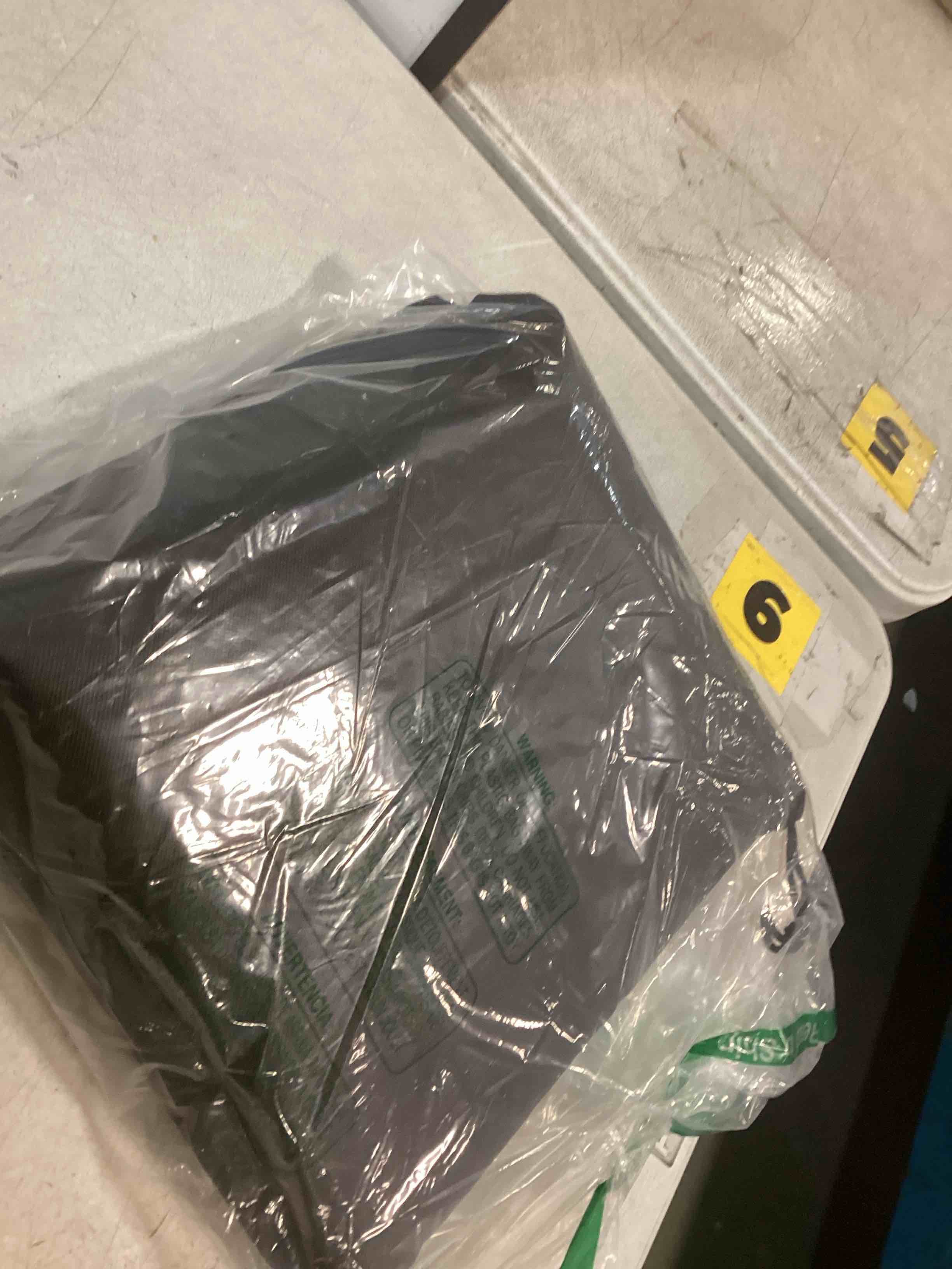 https://s3.amazonaws.com/lotting-images-prod/bidfta/PPE2227762_1737032898329.jpeg