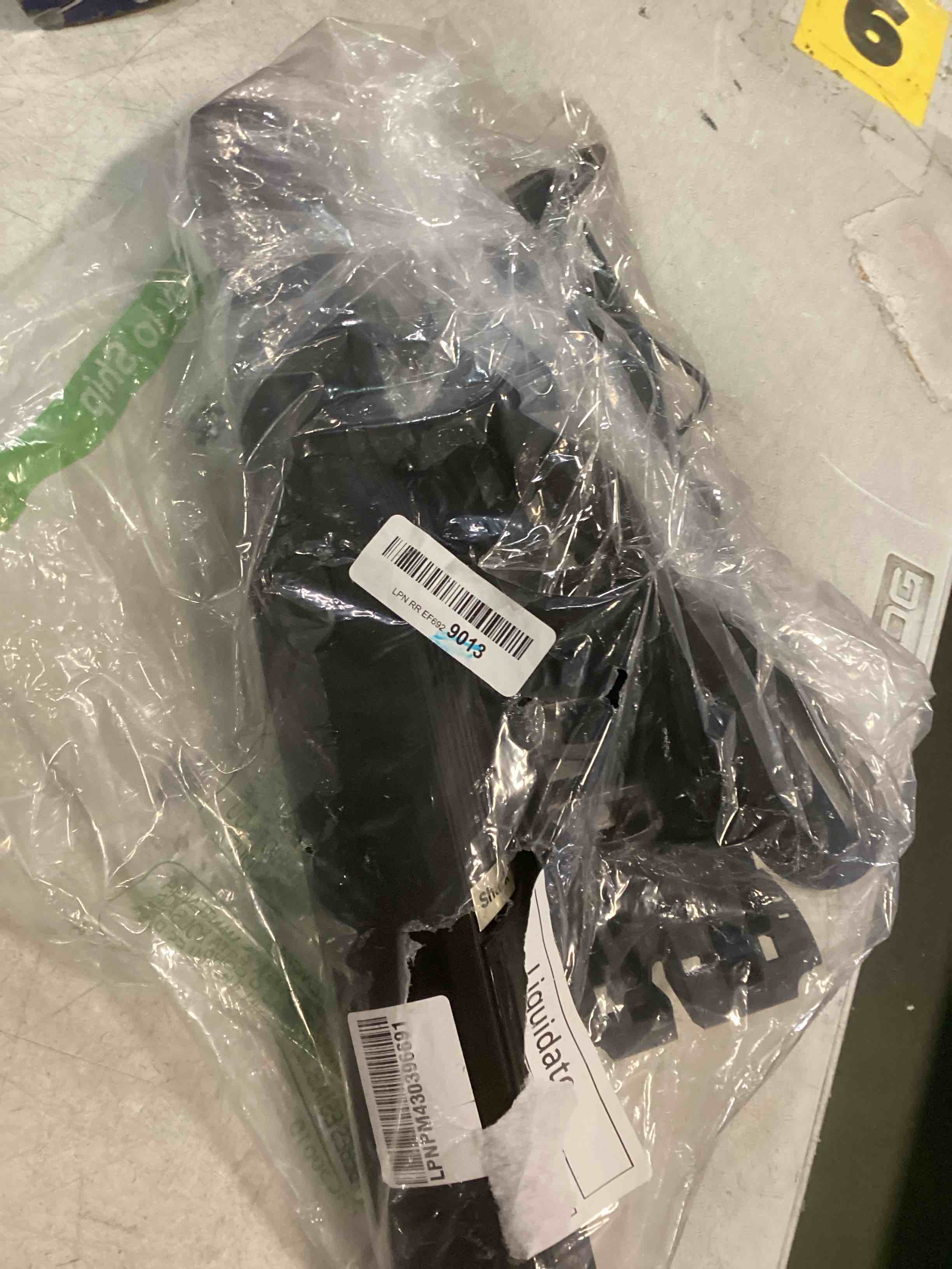 https://s3.amazonaws.com/lotting-images-prod/bidfta/PPE2227883_1737046621503.jpeg