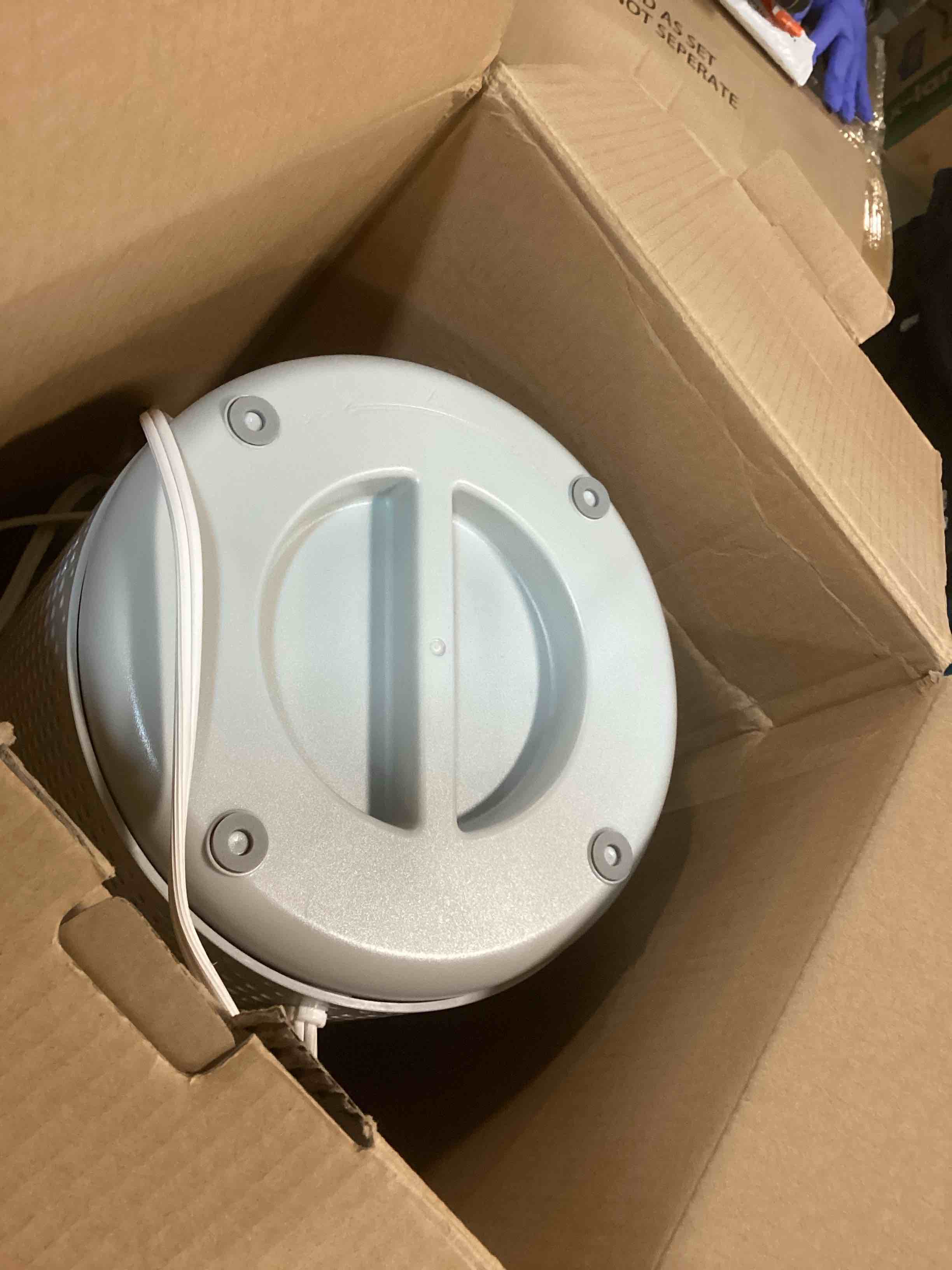 https://s3.amazonaws.com/lotting-images-prod/bidfta/PPE2227952_1737059568050.jpeg