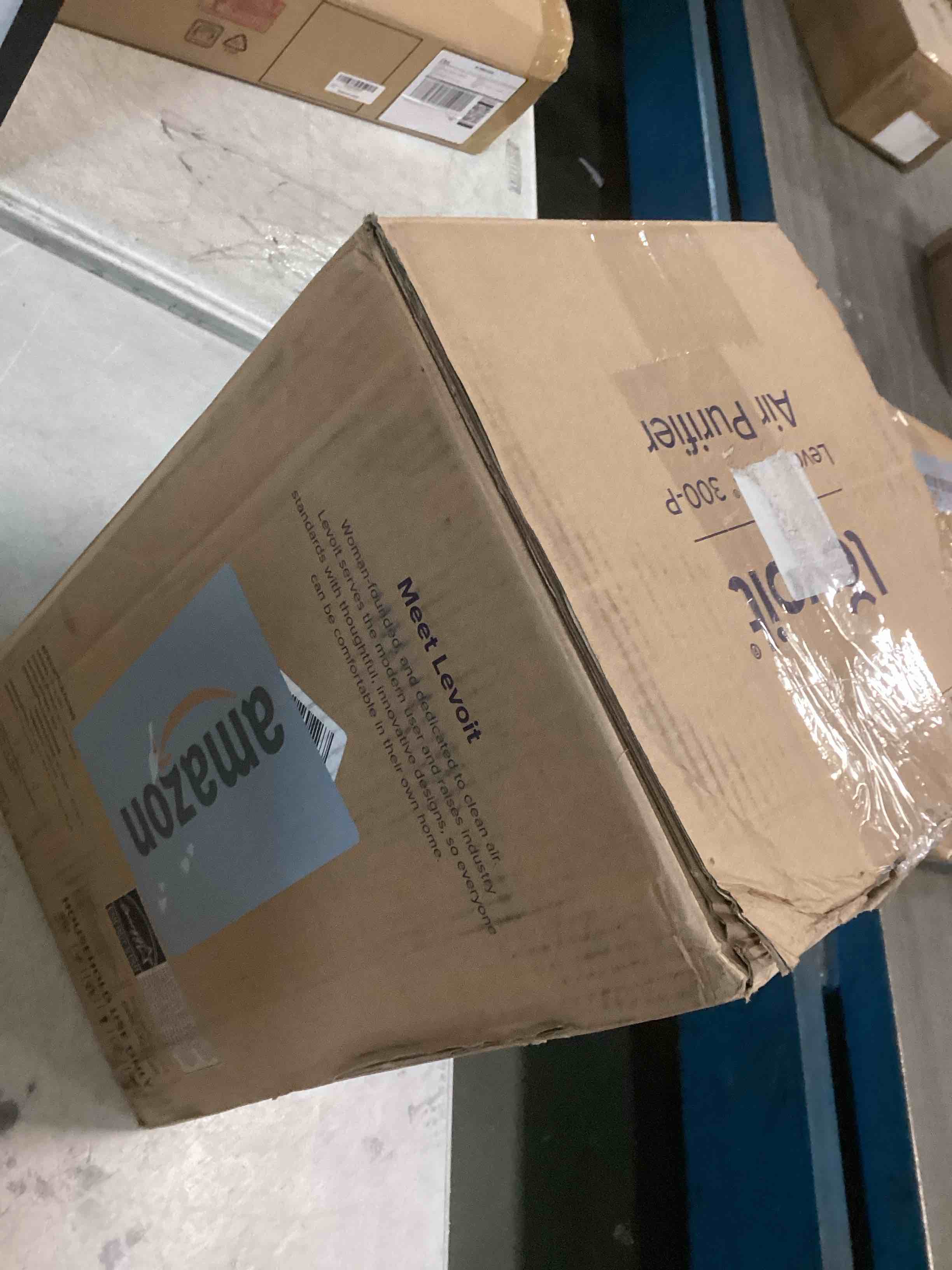 https://s3.amazonaws.com/lotting-images-prod/bidfta/PPE2227952_1737059591618.jpeg