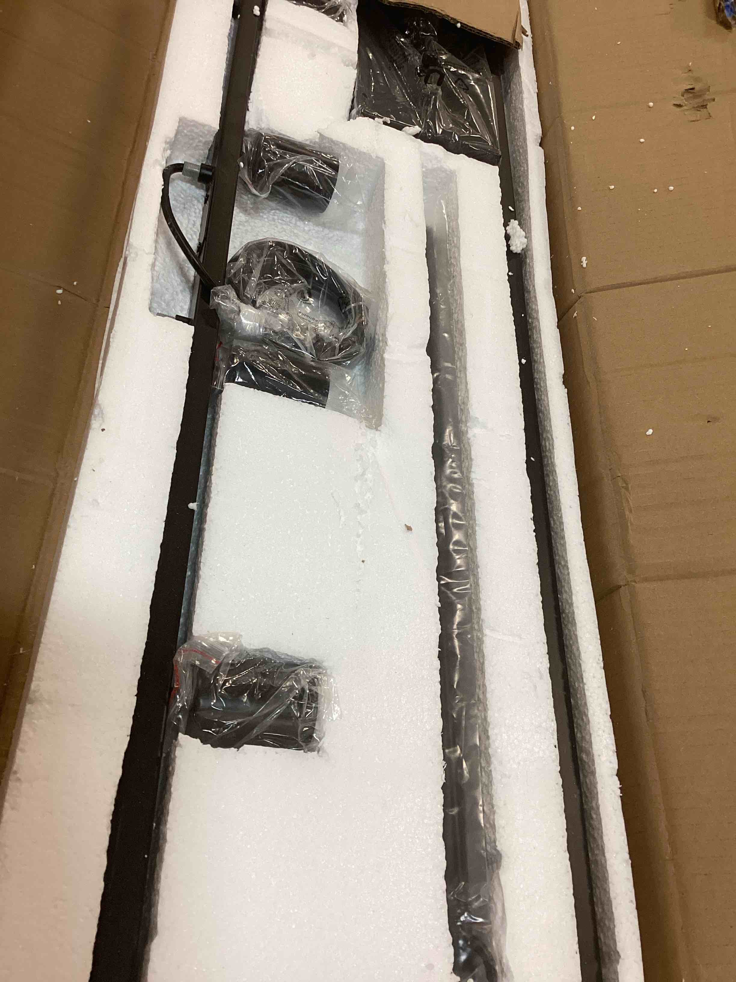 https://s3.amazonaws.com/lotting-images-prod/bidfta/PPE2227985_1737123016330.jpeg