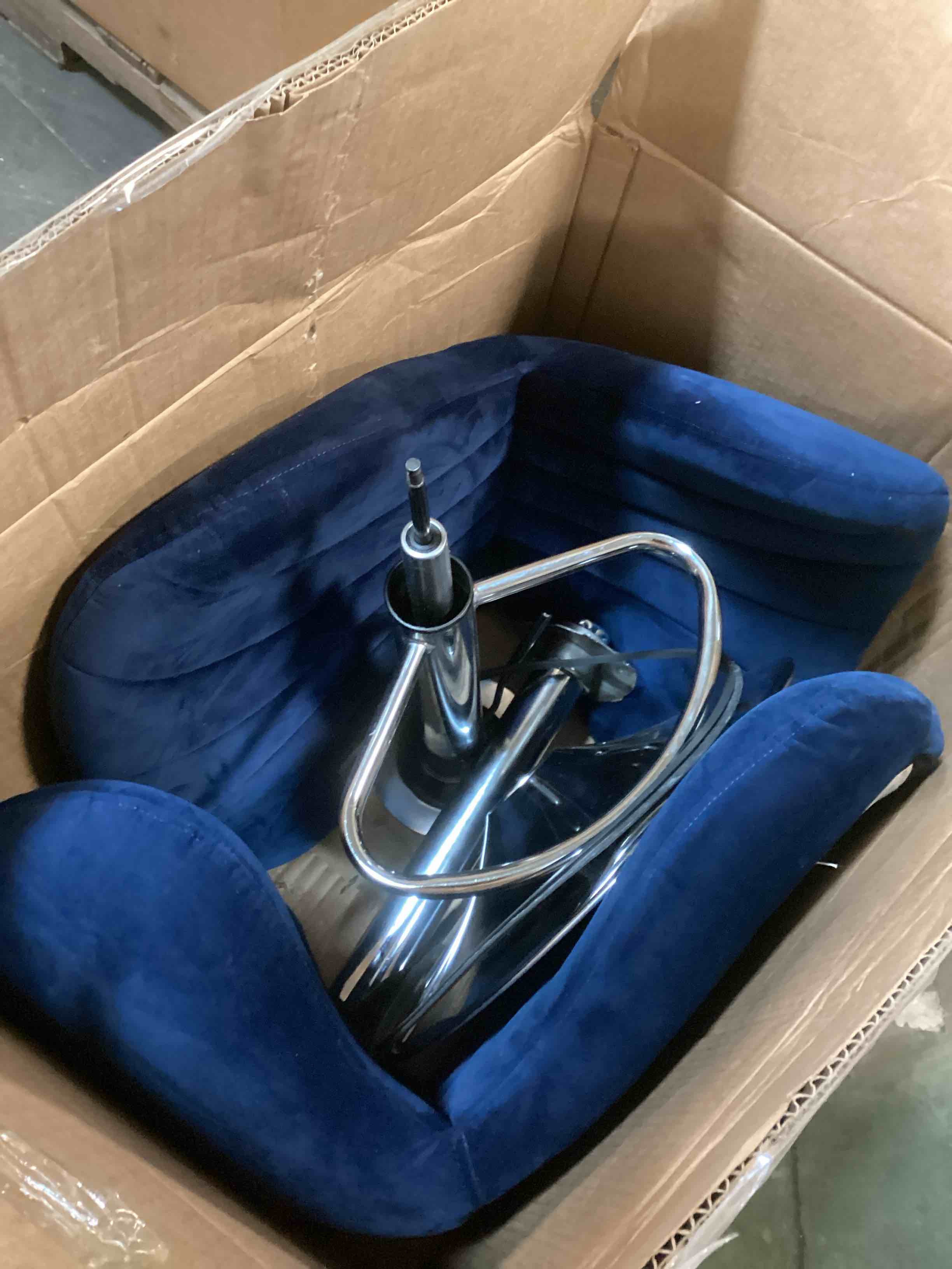https://s3.amazonaws.com/lotting-images-prod/bidfta/PPE2227991_1737122146571.jpeg