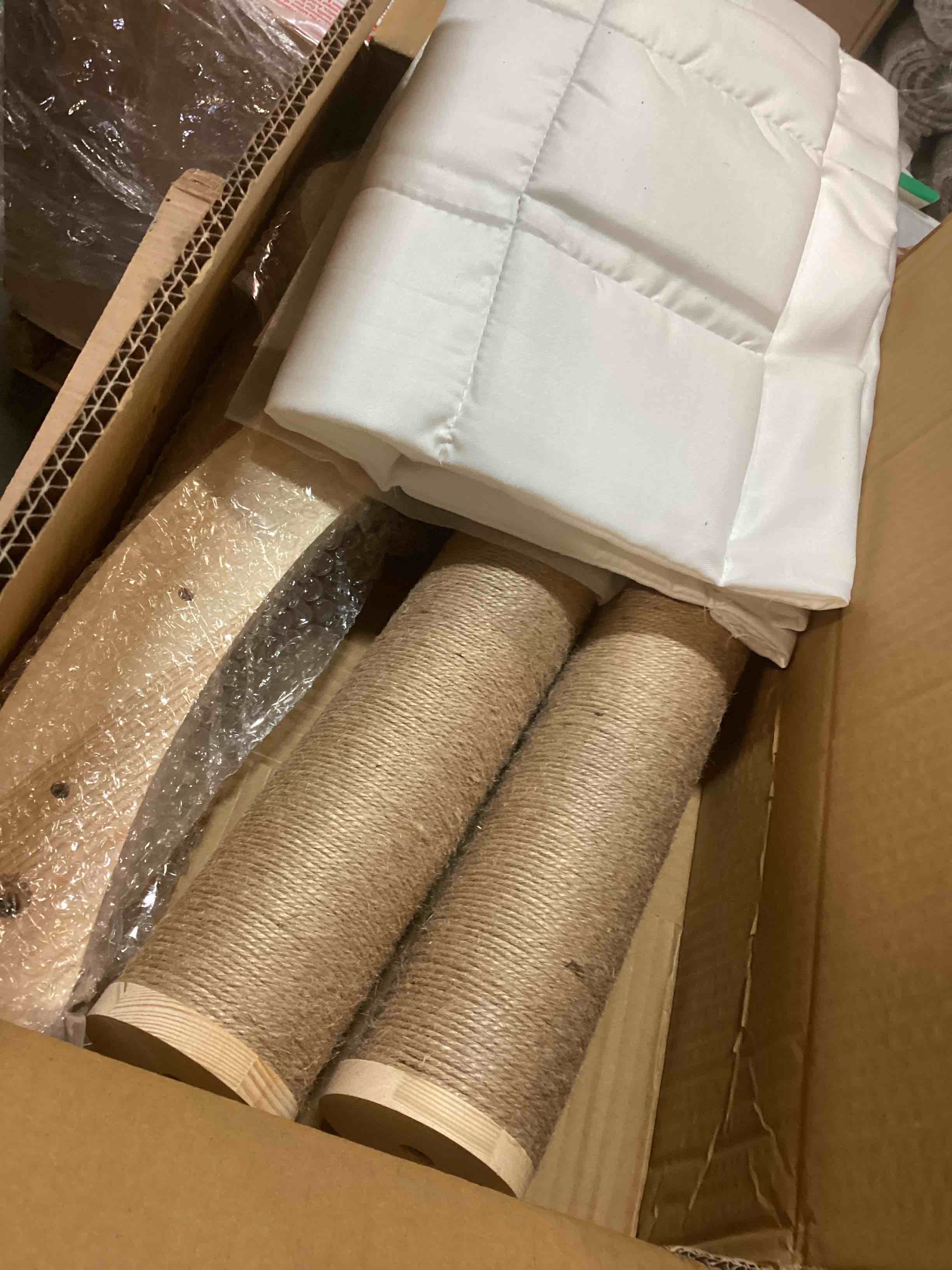 https://s3.amazonaws.com/lotting-images-prod/bidfta/PPE2228431_1737398109426.jpeg