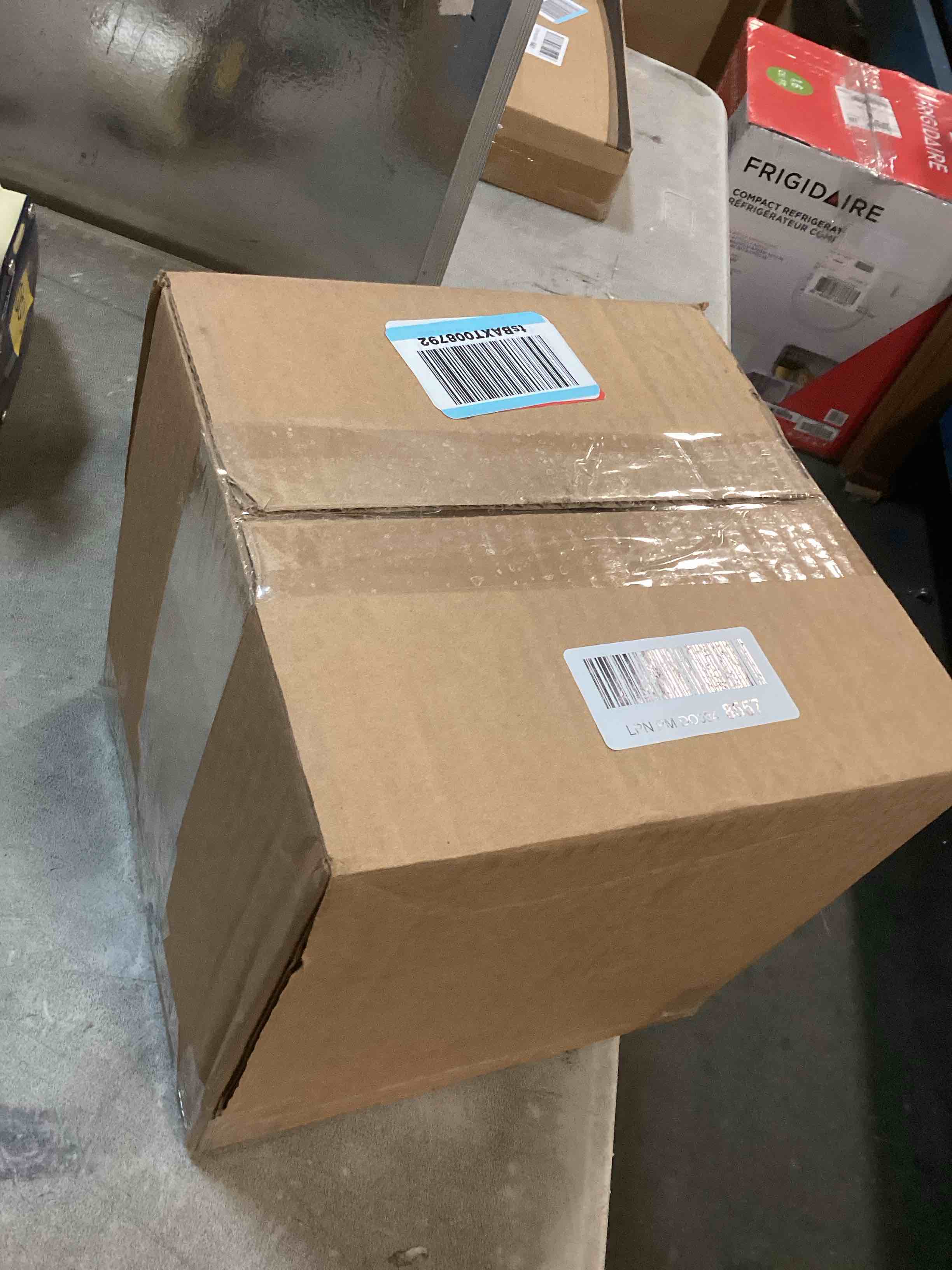 https://s3.amazonaws.com/lotting-images-prod/bidfta/PPE2228699_1737474694145.jpeg