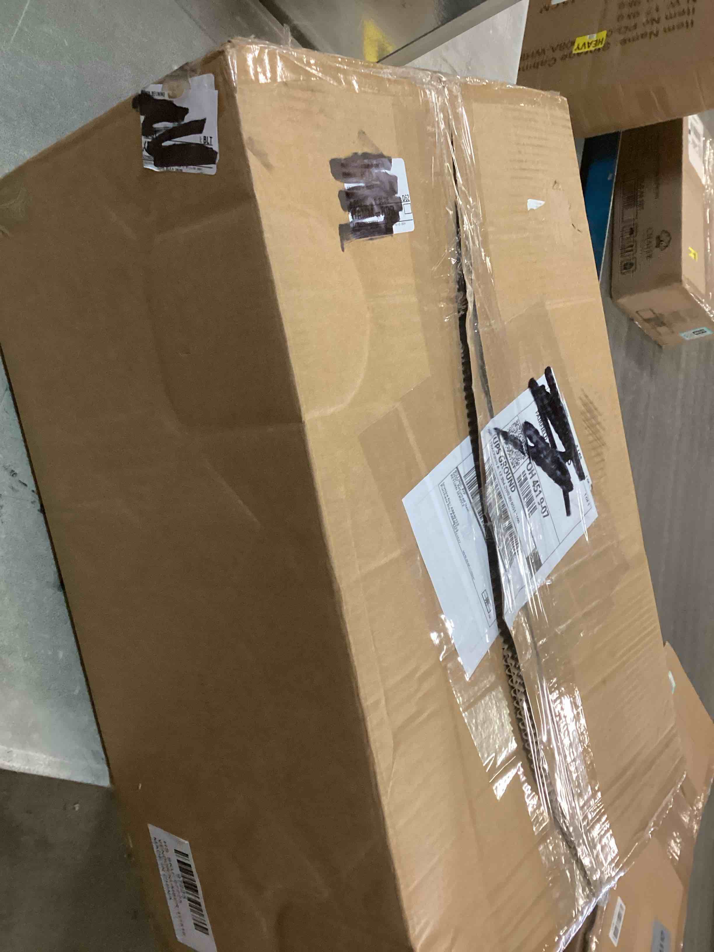 https://s3.amazonaws.com/lotting-images-prod/bidfta/PPE2228746_1737480458974.jpeg