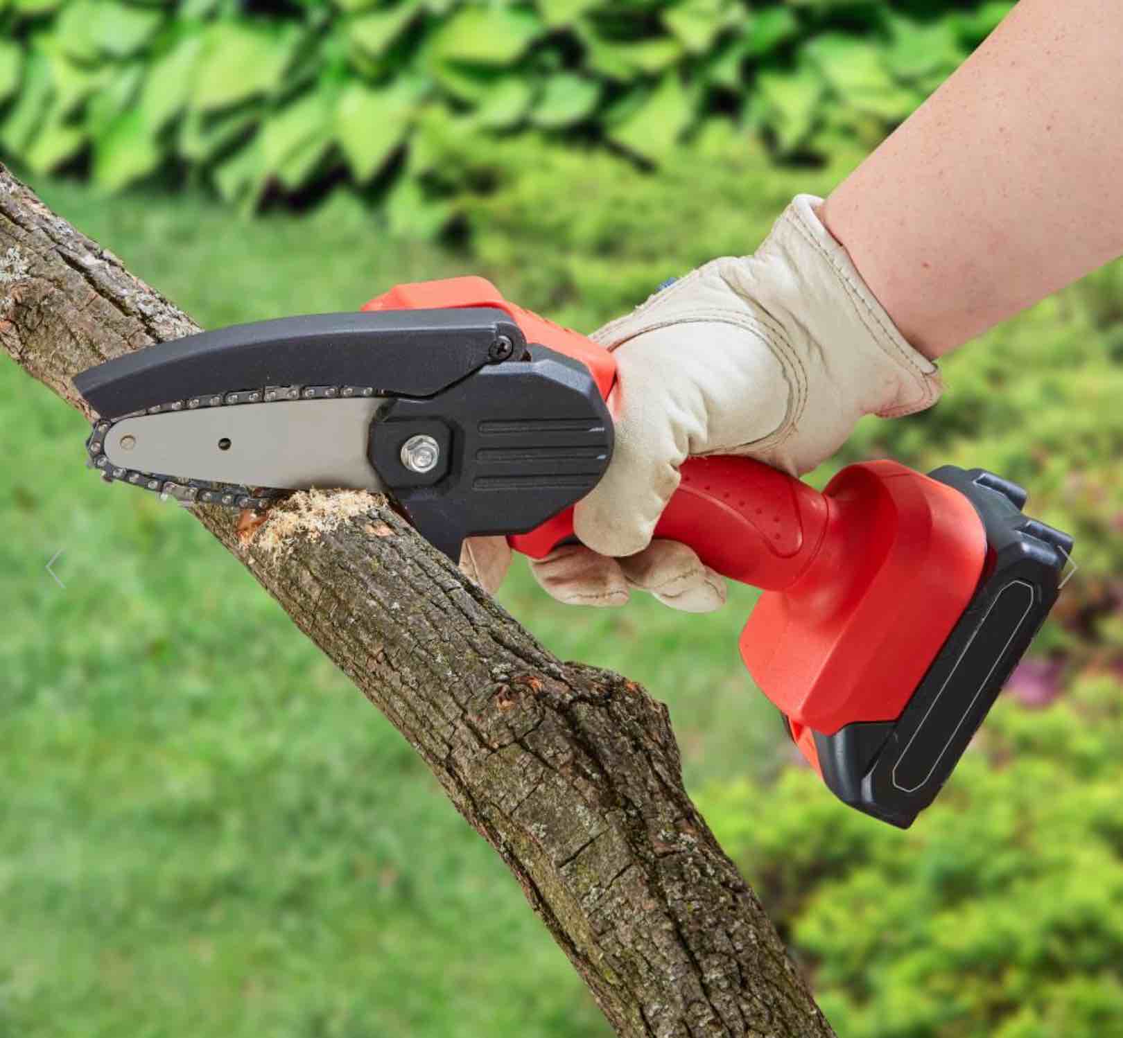 The Rechargeable Mini Chainsaw