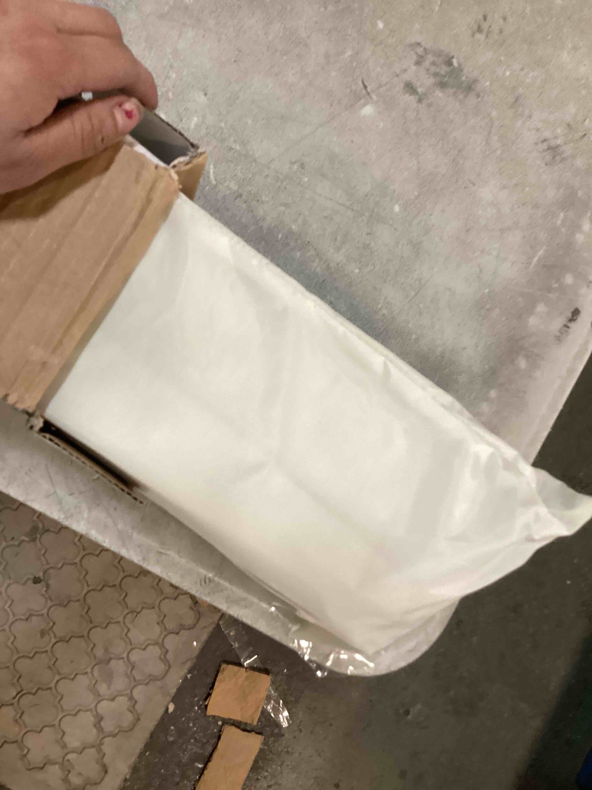 https://s3.amazonaws.com/lotting-images-prod/bidfta/PPE2228979_1737577672877.jpeg