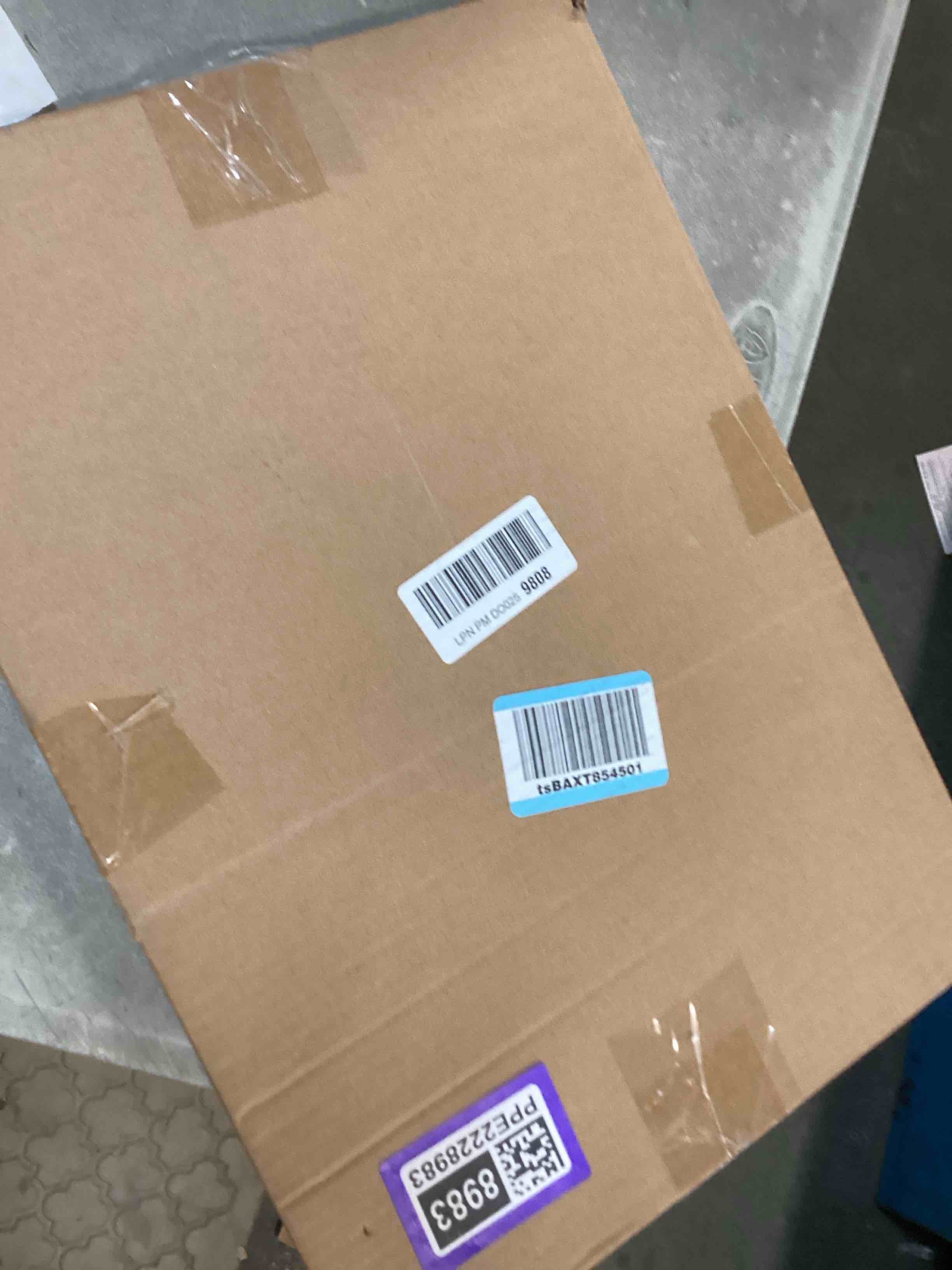 https://s3.amazonaws.com/lotting-images-prod/bidfta/PPE2228983_1737577376422.jpeg