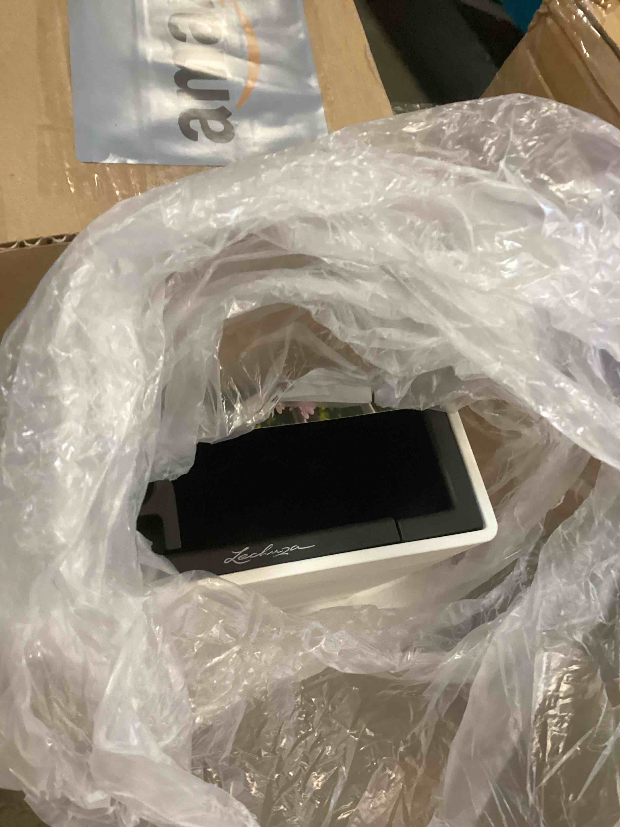 https://s3.amazonaws.com/lotting-images-prod/bidfta/PPE2228998_1737574181681.jpeg