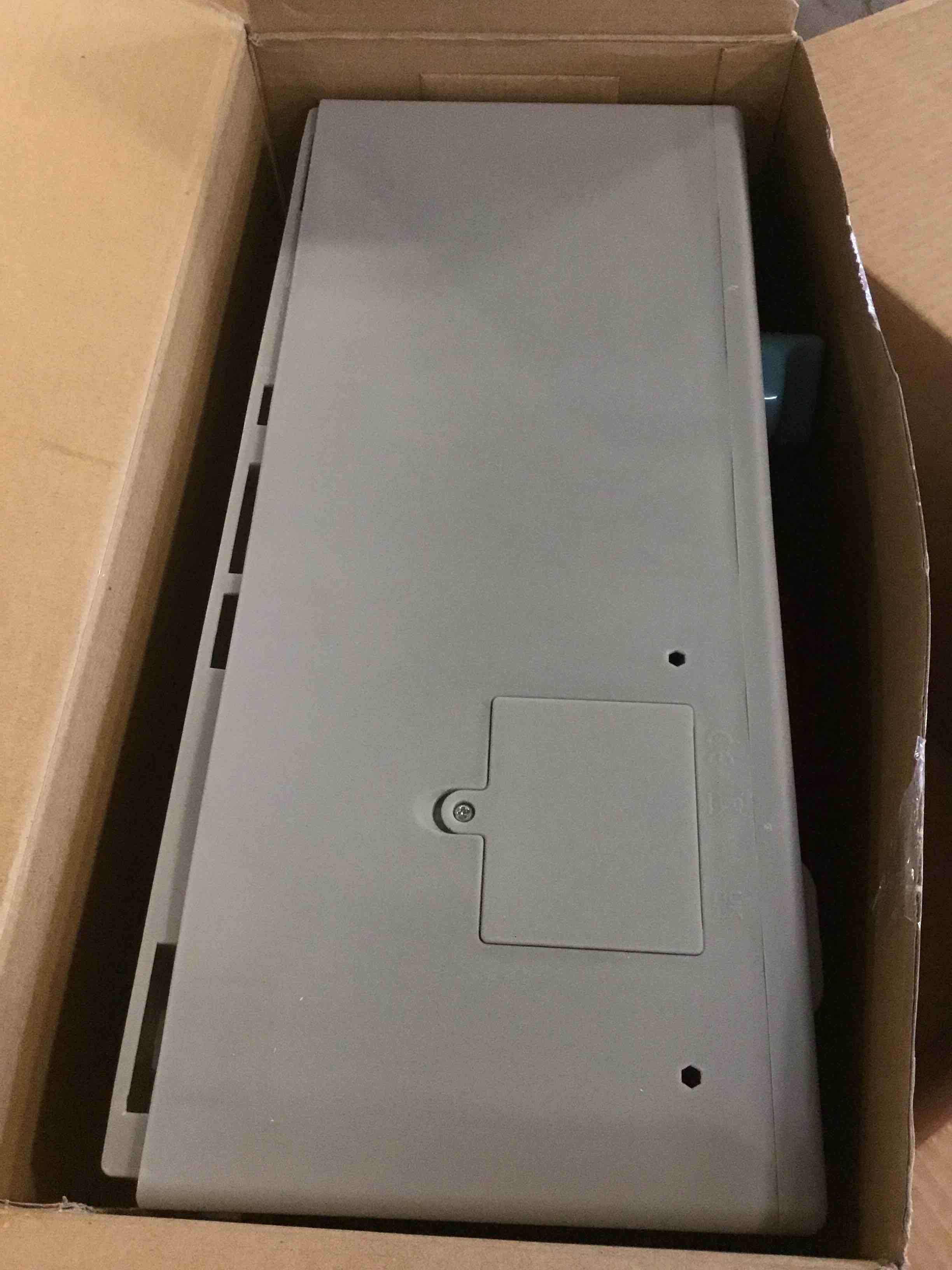https://s3.amazonaws.com/lotting-images-prod/bidfta/PPE2229717_1738085635979.jpeg