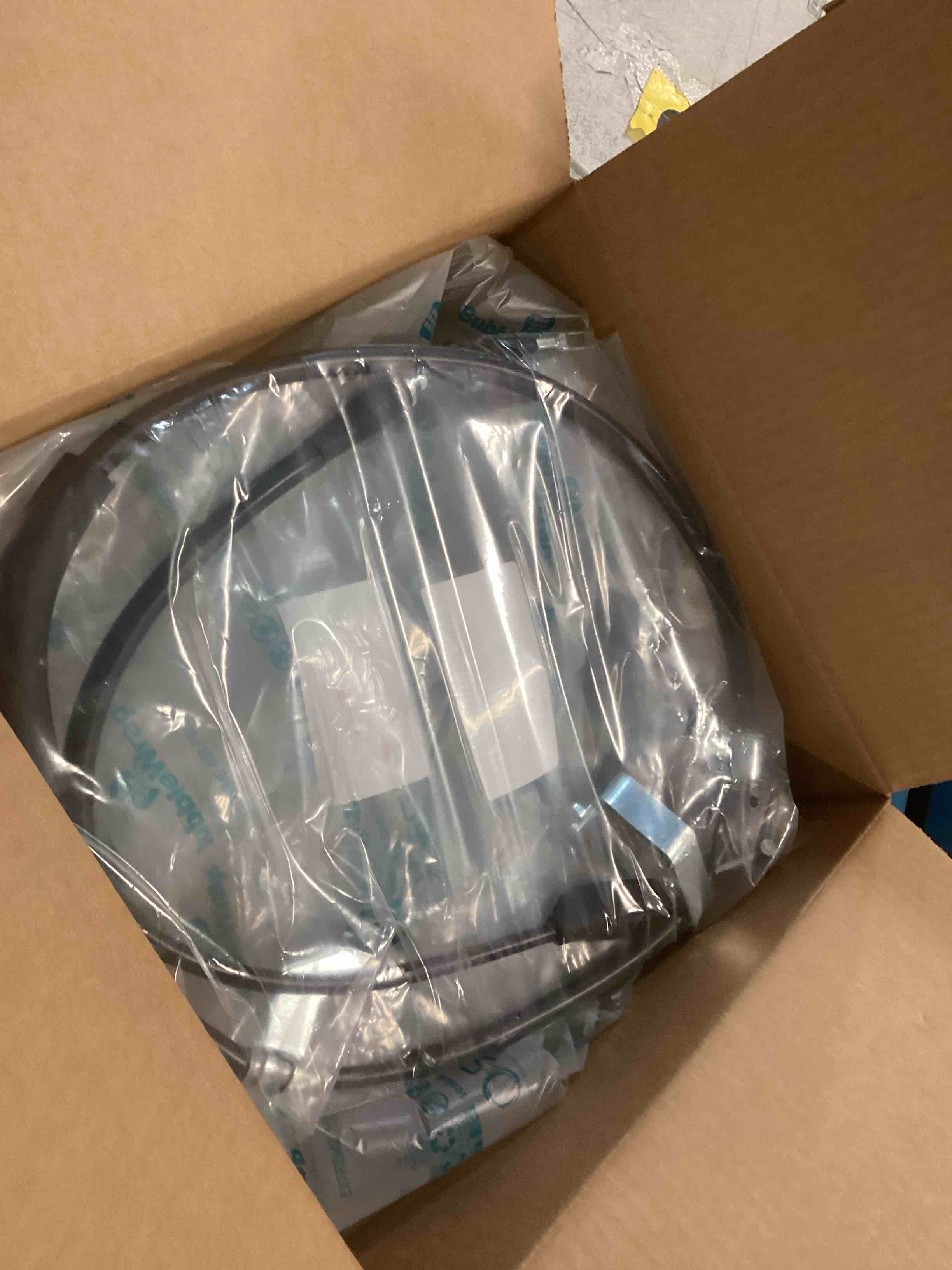 https://s3.amazonaws.com/lotting-images-prod/bidfta/PPE2230405_1737651247031.jpeg
