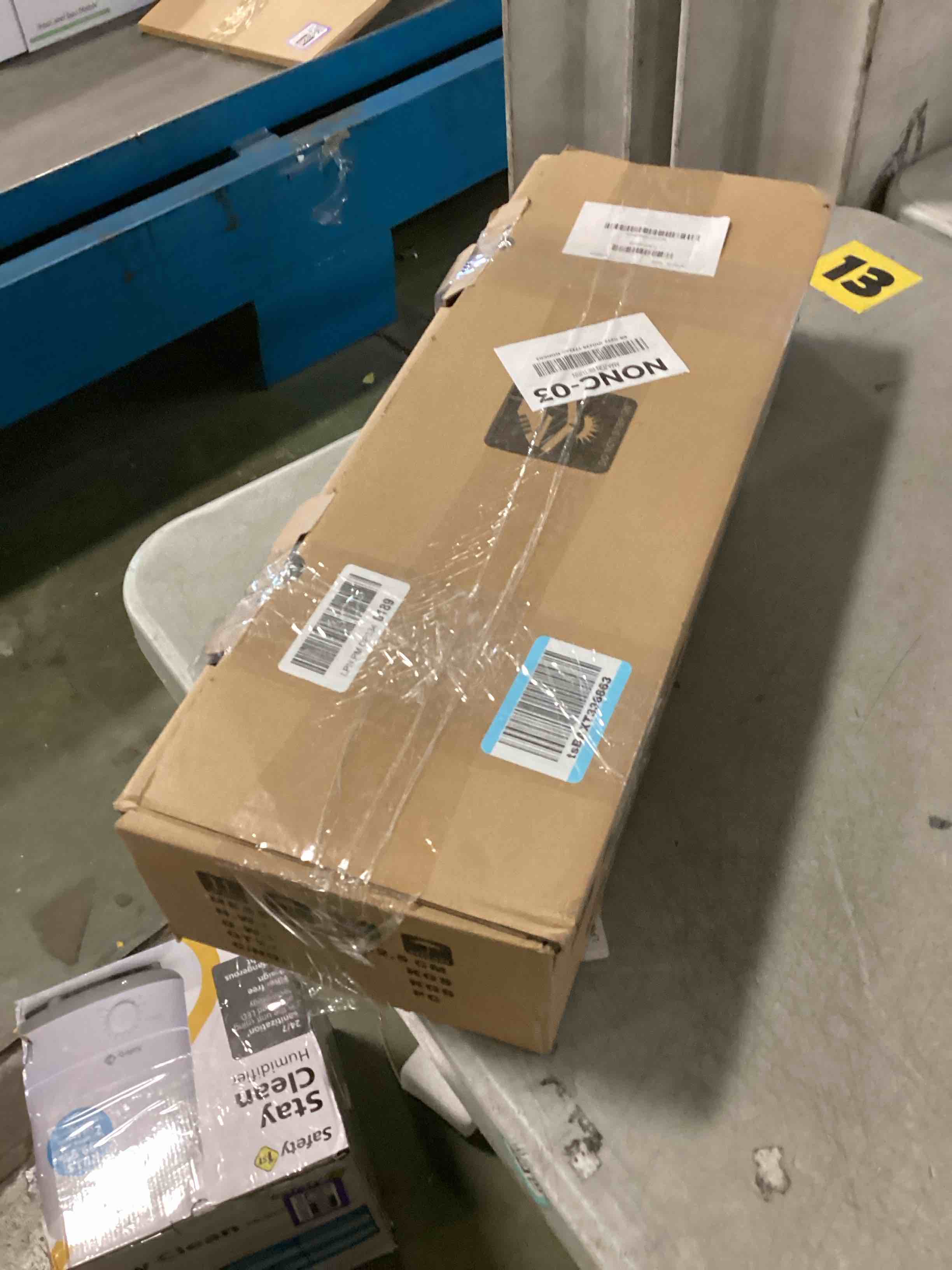 https://s3.amazonaws.com/lotting-images-prod/bidfta/PPE2230608_1737739576239.jpeg
