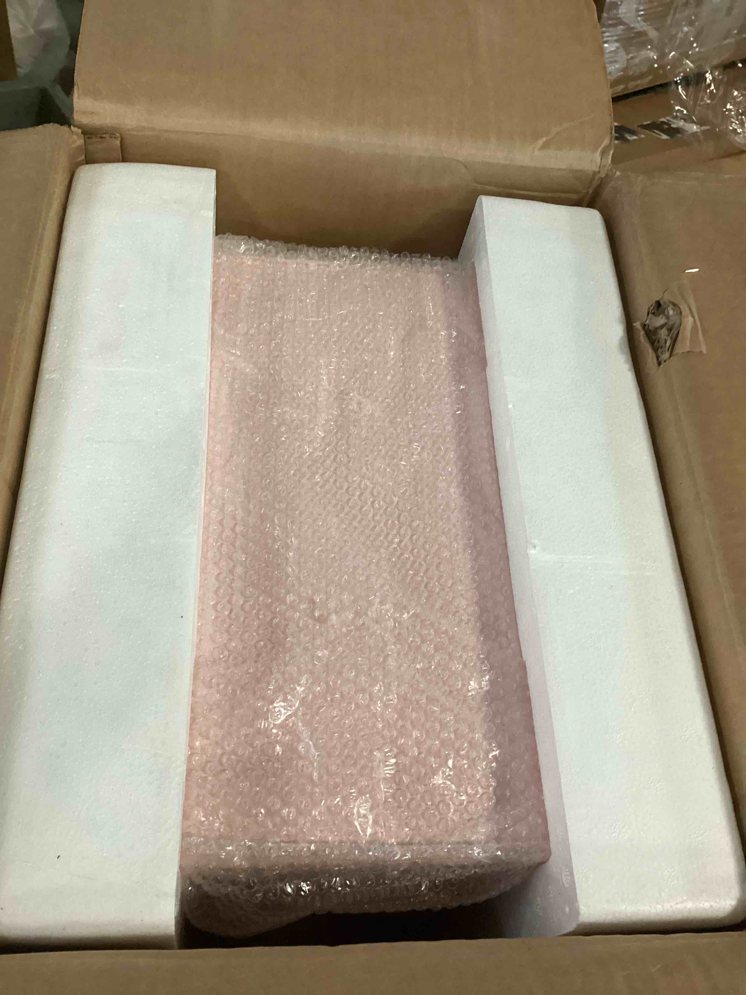 https://s3.amazonaws.com/lotting-images-prod/bidfta/PPE2230711_1738004325319.jpeg
