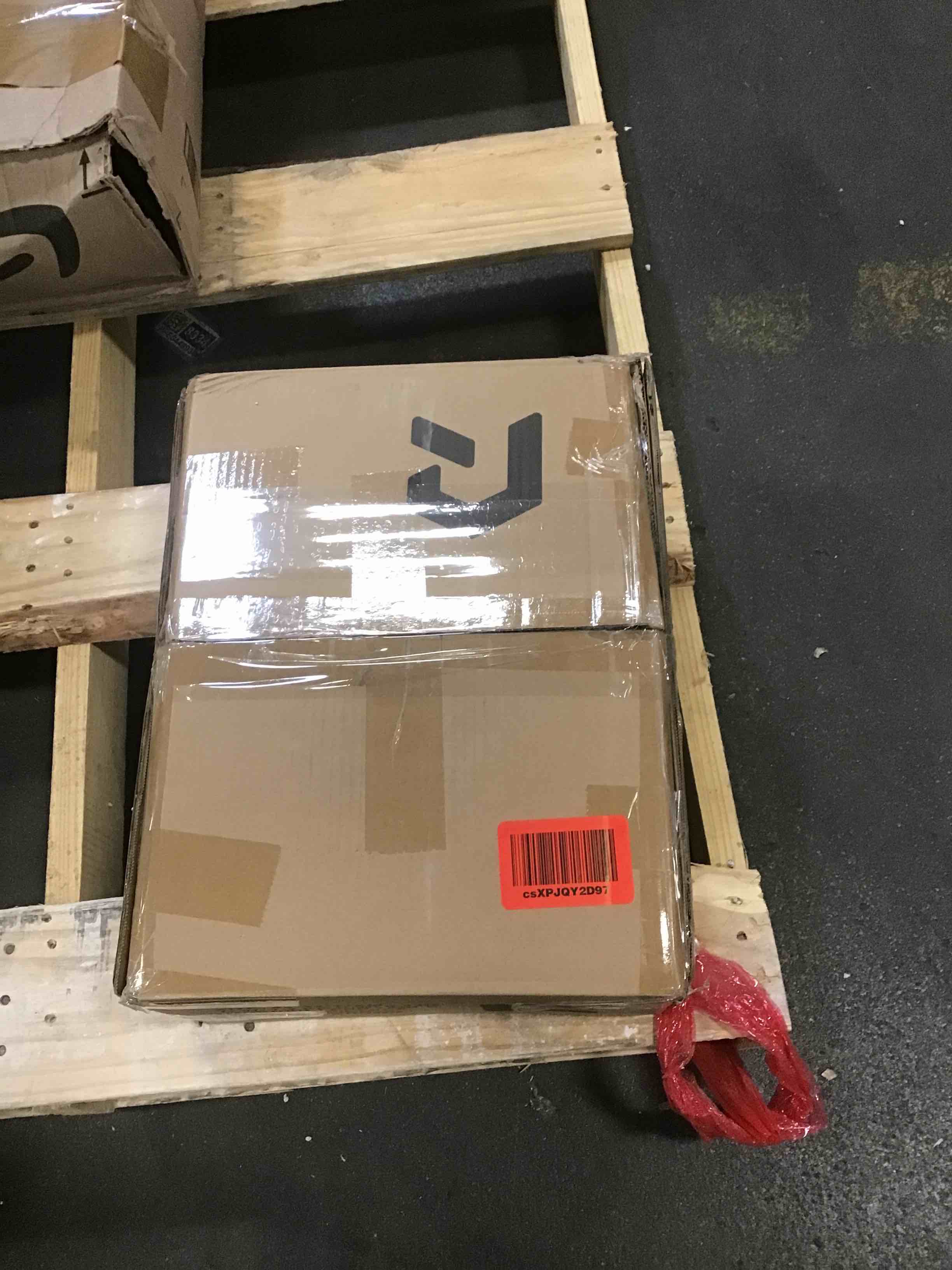 https://s3.amazonaws.com/lotting-images-prod/bidfta/PPE2236384_1738601841350.jpeg