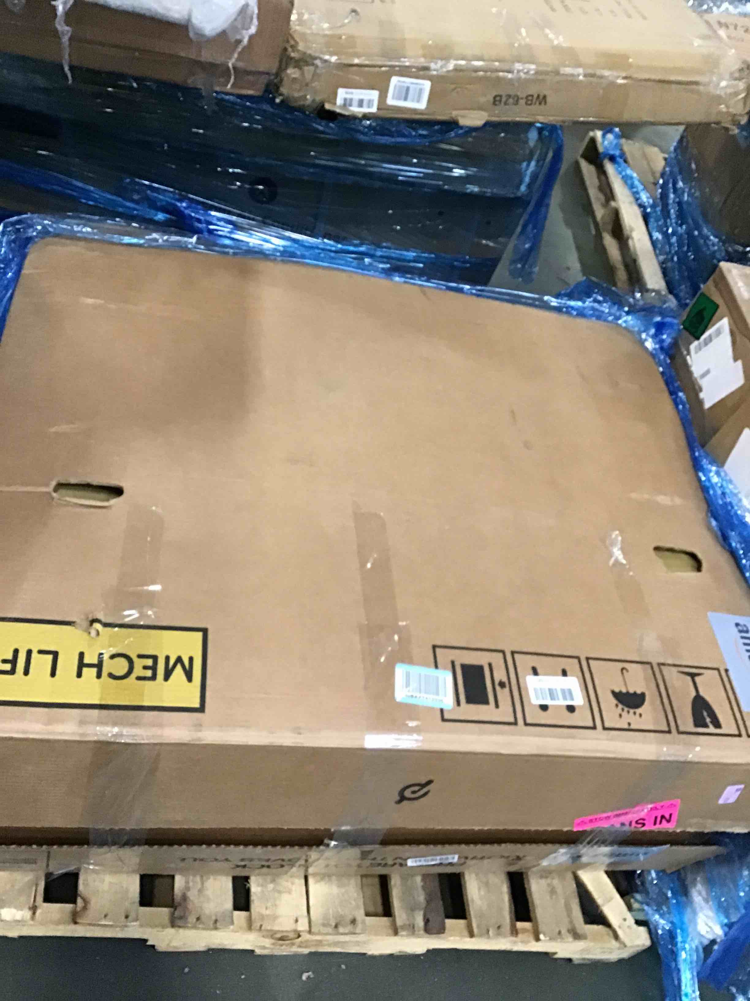 https://s3.amazonaws.com/lotting-images-prod/bidfta/PPE2238512_1740585830022.jpeg