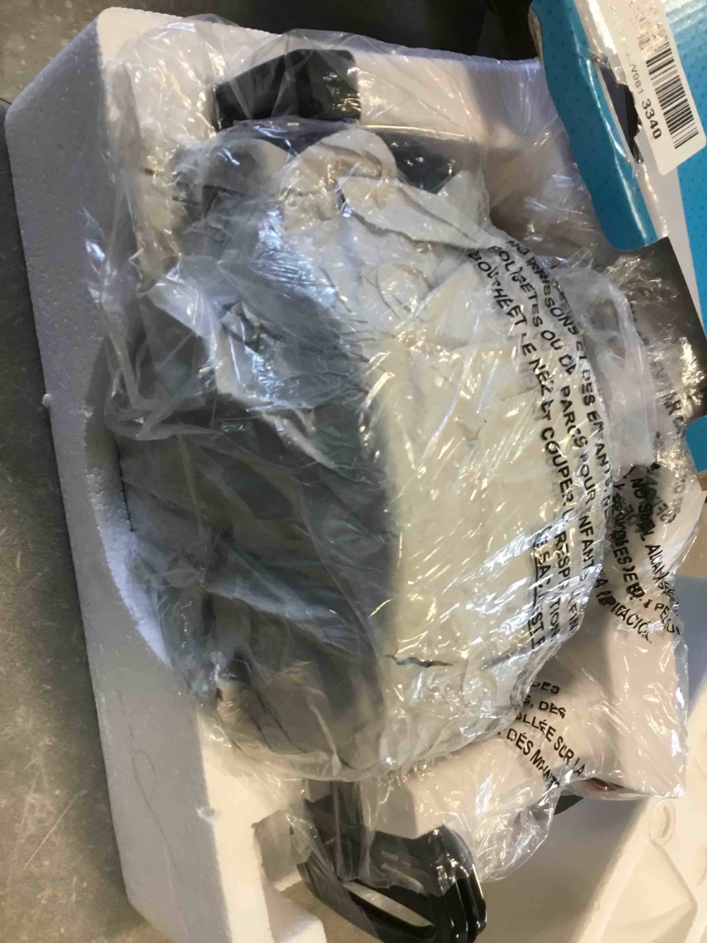 https://s3.amazonaws.com/lotting-images-prod/bidfta/PPE2239285_1736954735571.jpeg