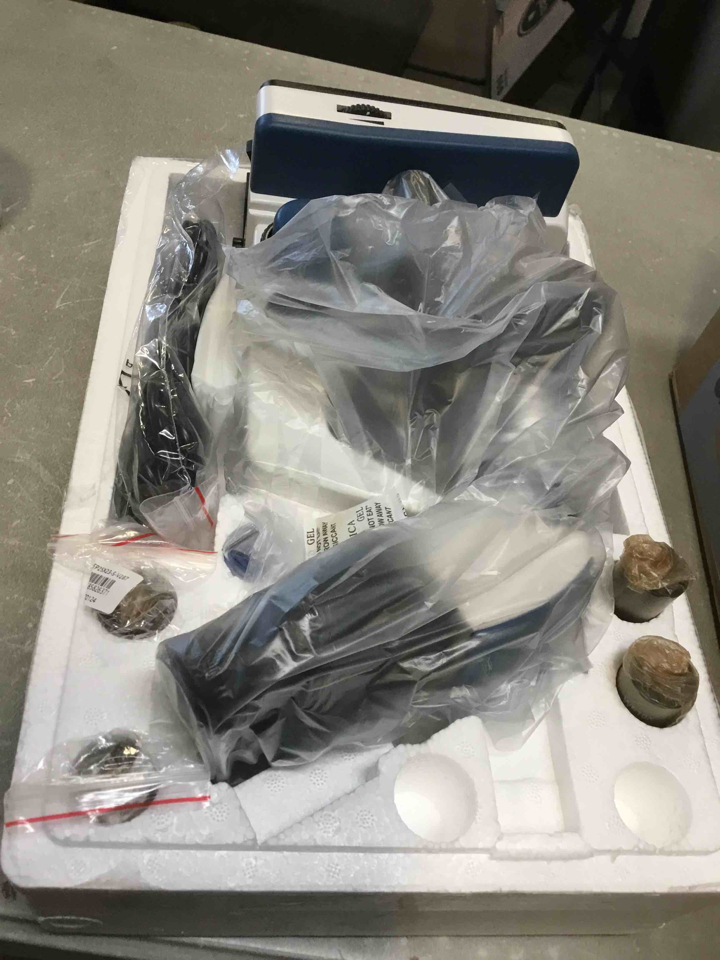 https://s3.amazonaws.com/lotting-images-prod/bidfta/PPE2239334_1736967369550.jpeg