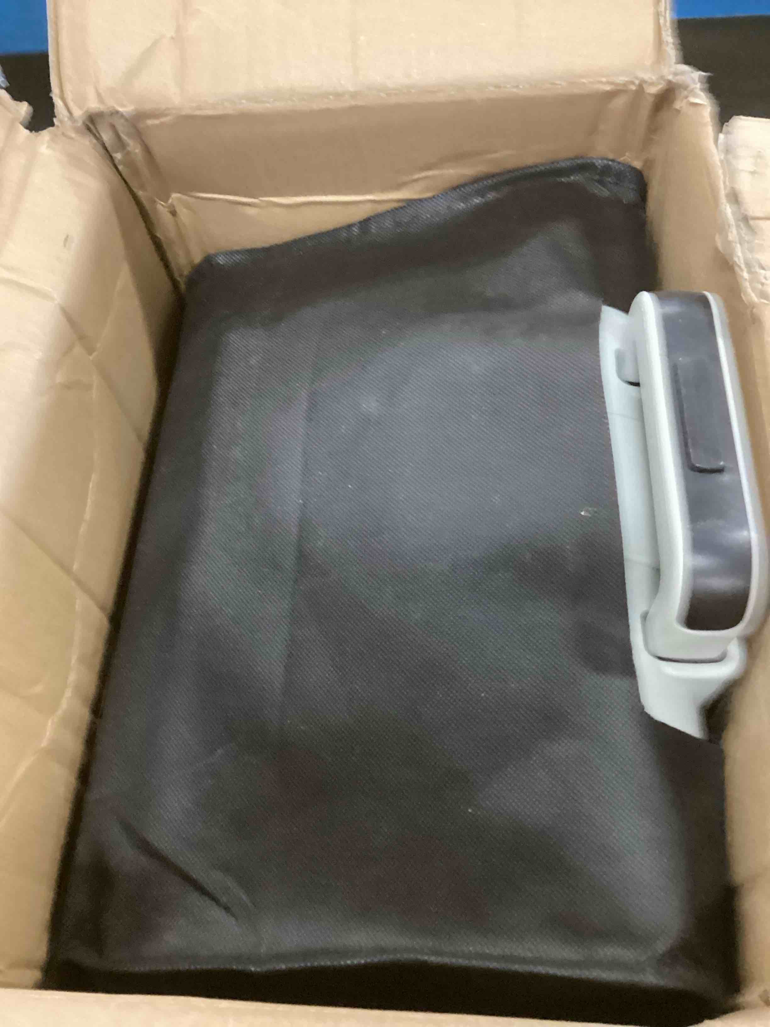 https://s3.amazonaws.com/lotting-images-prod/bidfta/PPE2240017_1740062904910.jpeg
