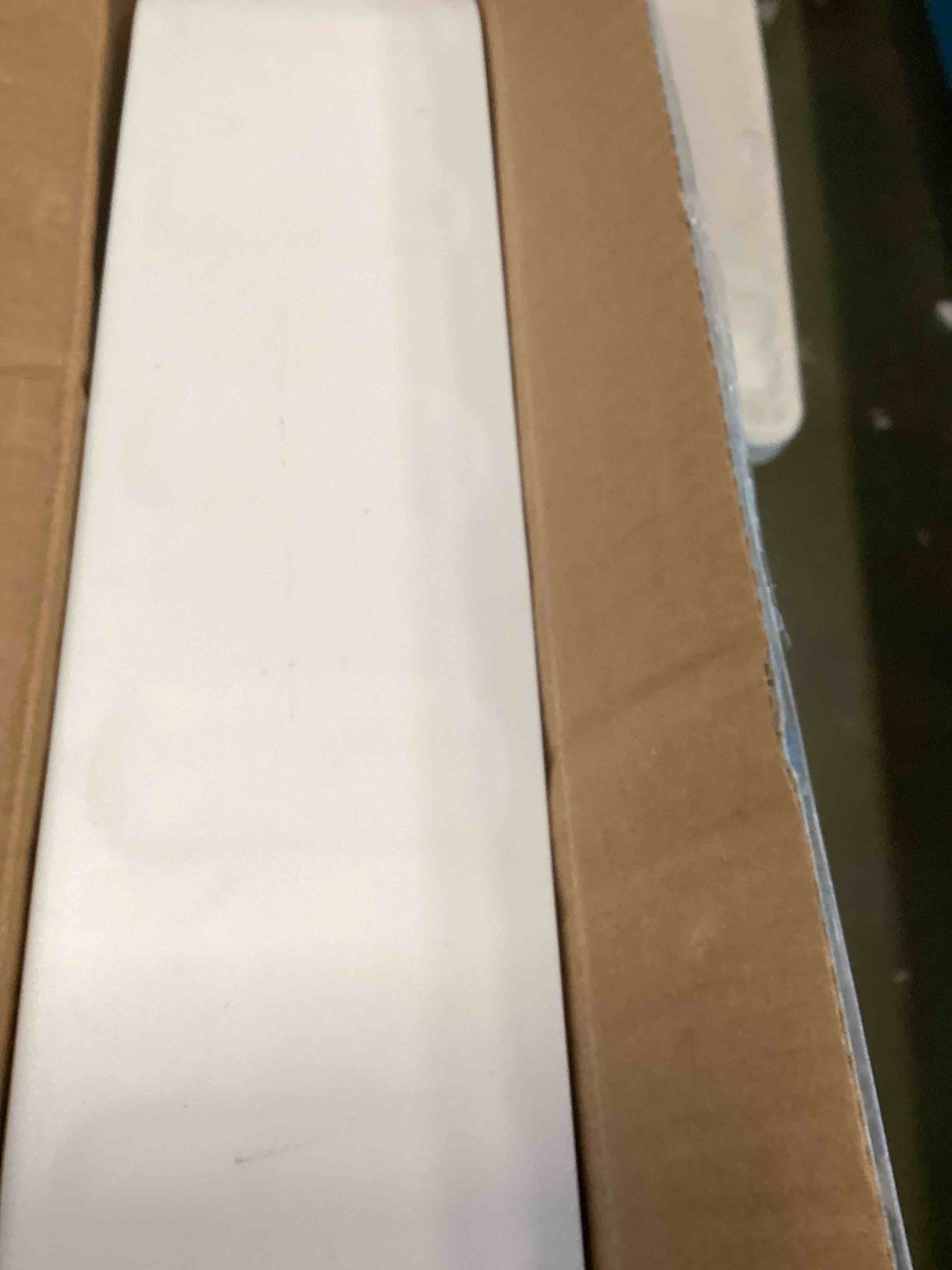 https://s3.amazonaws.com/lotting-images-prod/bidfta/PPE2240066_1740070843630.jpeg