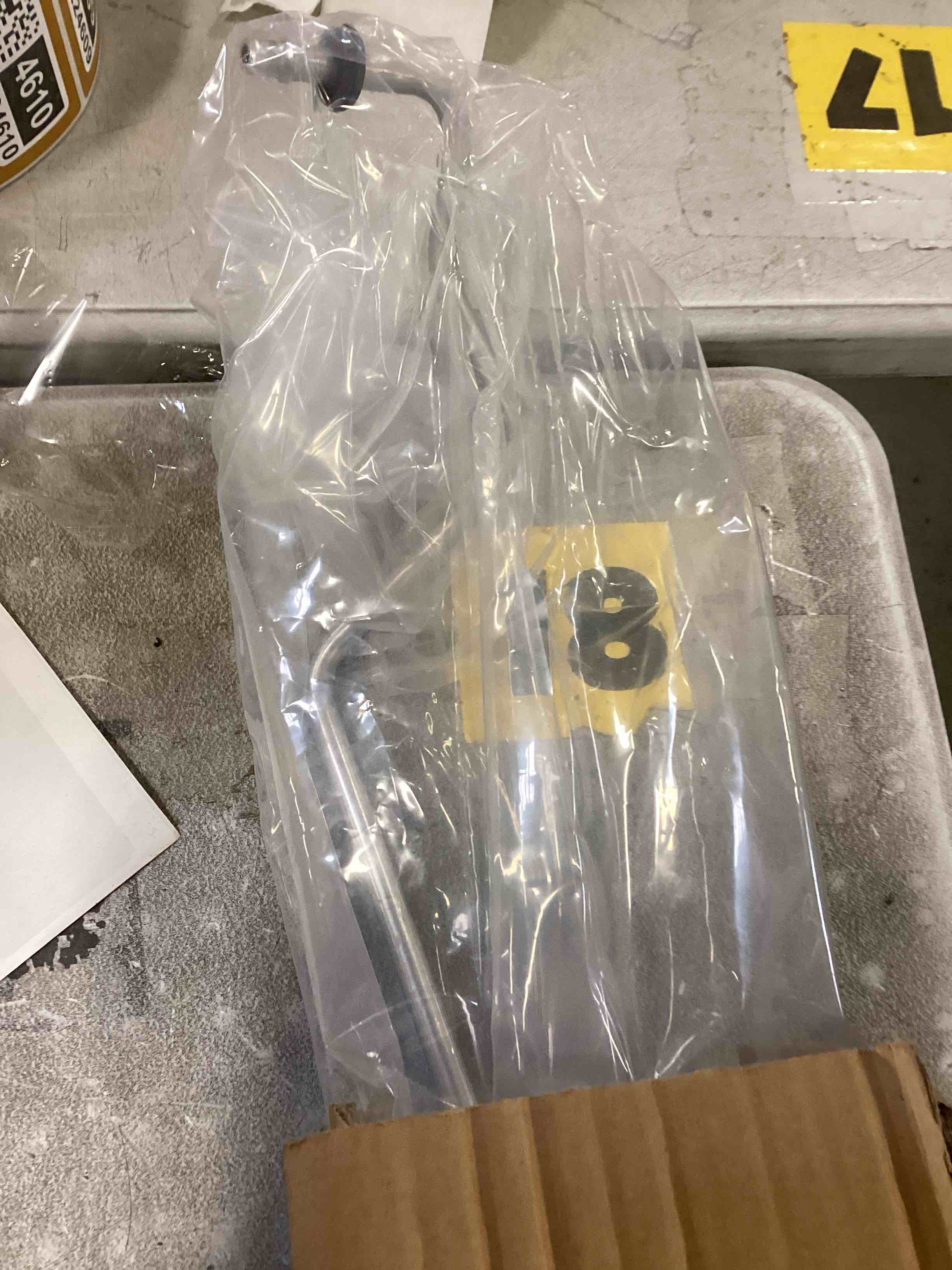 https://s3.amazonaws.com/lotting-images-prod/bidfta/PPE2240122_1740080908721.jpeg