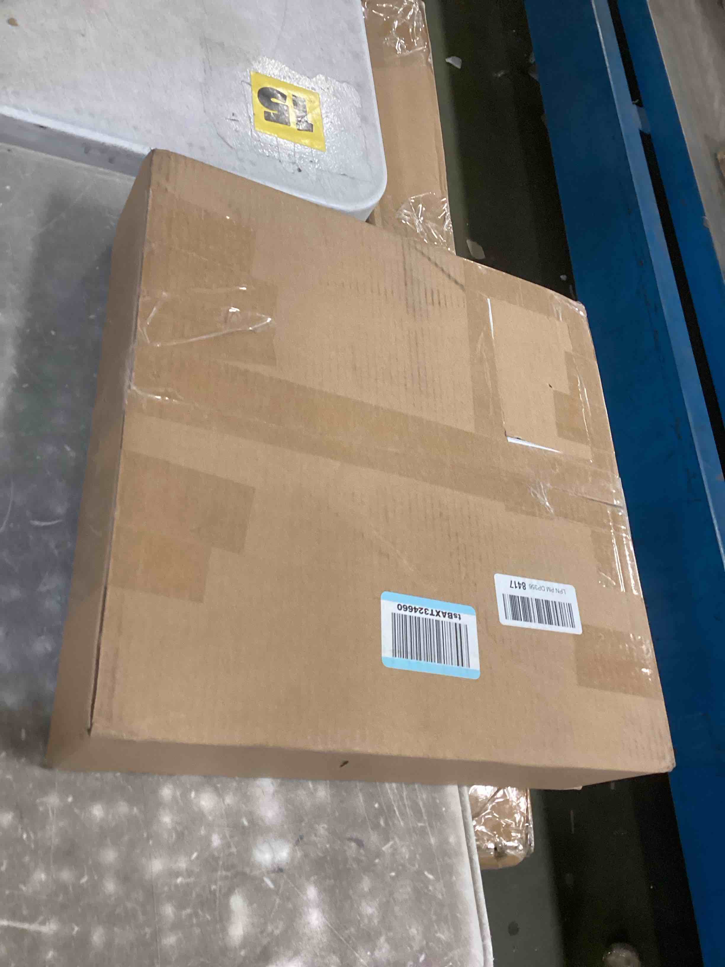 https://s3.amazonaws.com/lotting-images-prod/bidfta/PPE2240267_1740166683010.jpeg