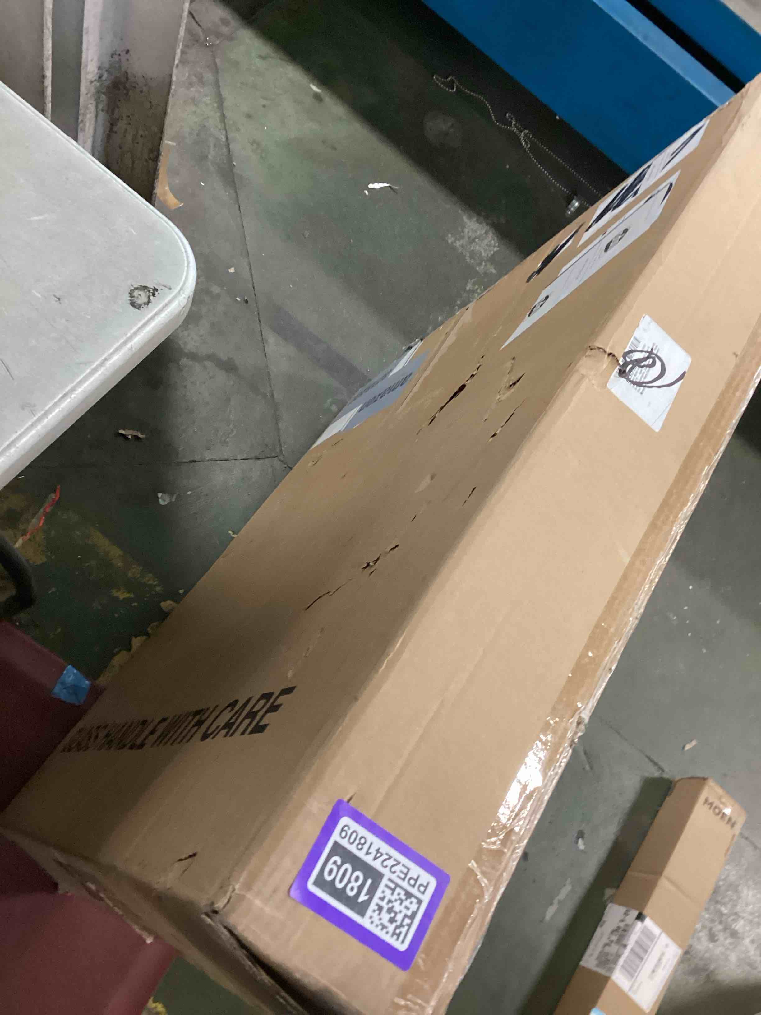 https://s3.amazonaws.com/lotting-images-prod/bidfta/PPE2241809_1741786422057.jpeg