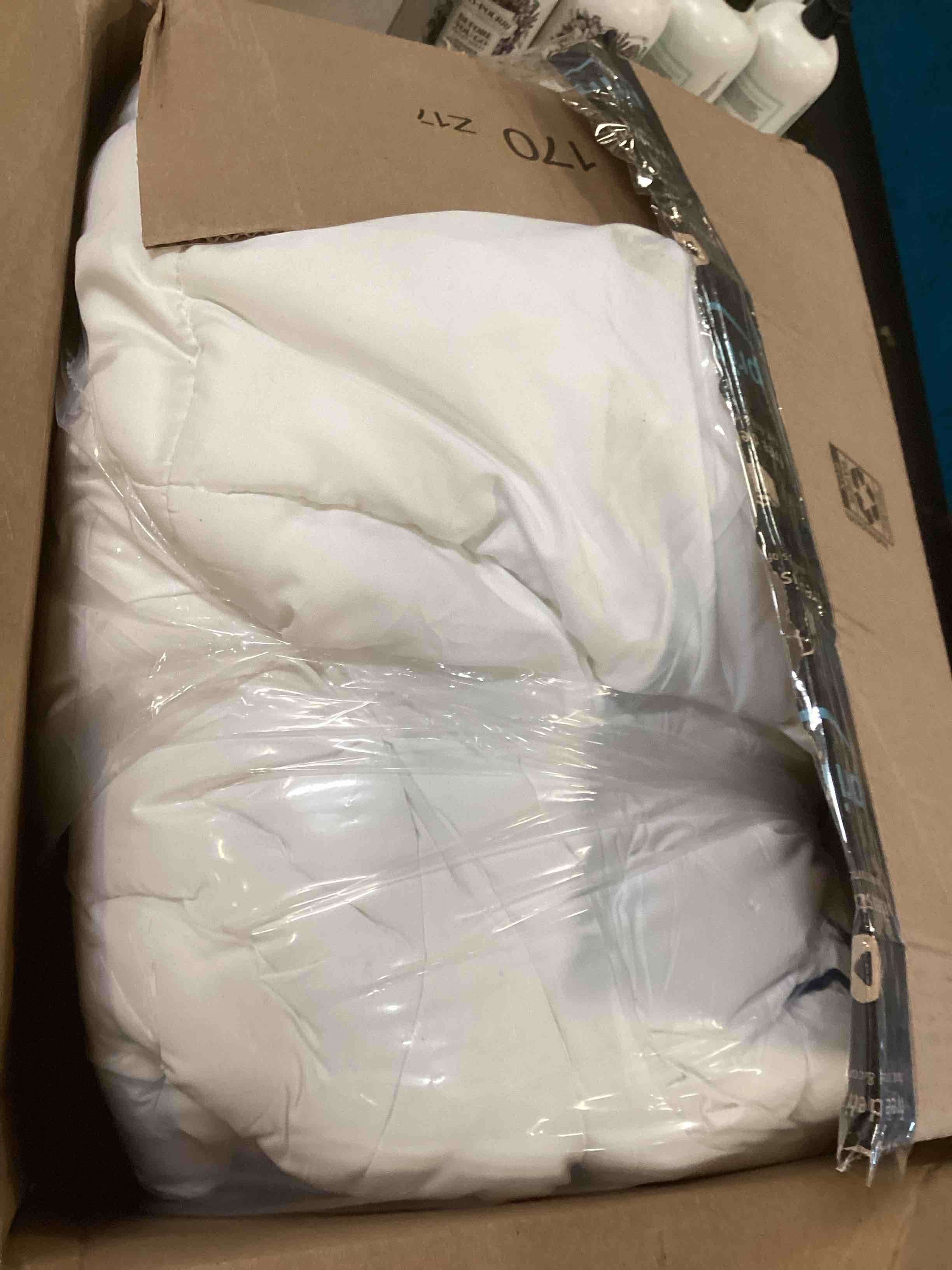 https://s3.amazonaws.com/lotting-images-prod/bidfta/PPE2242095_1738092532567.jpeg