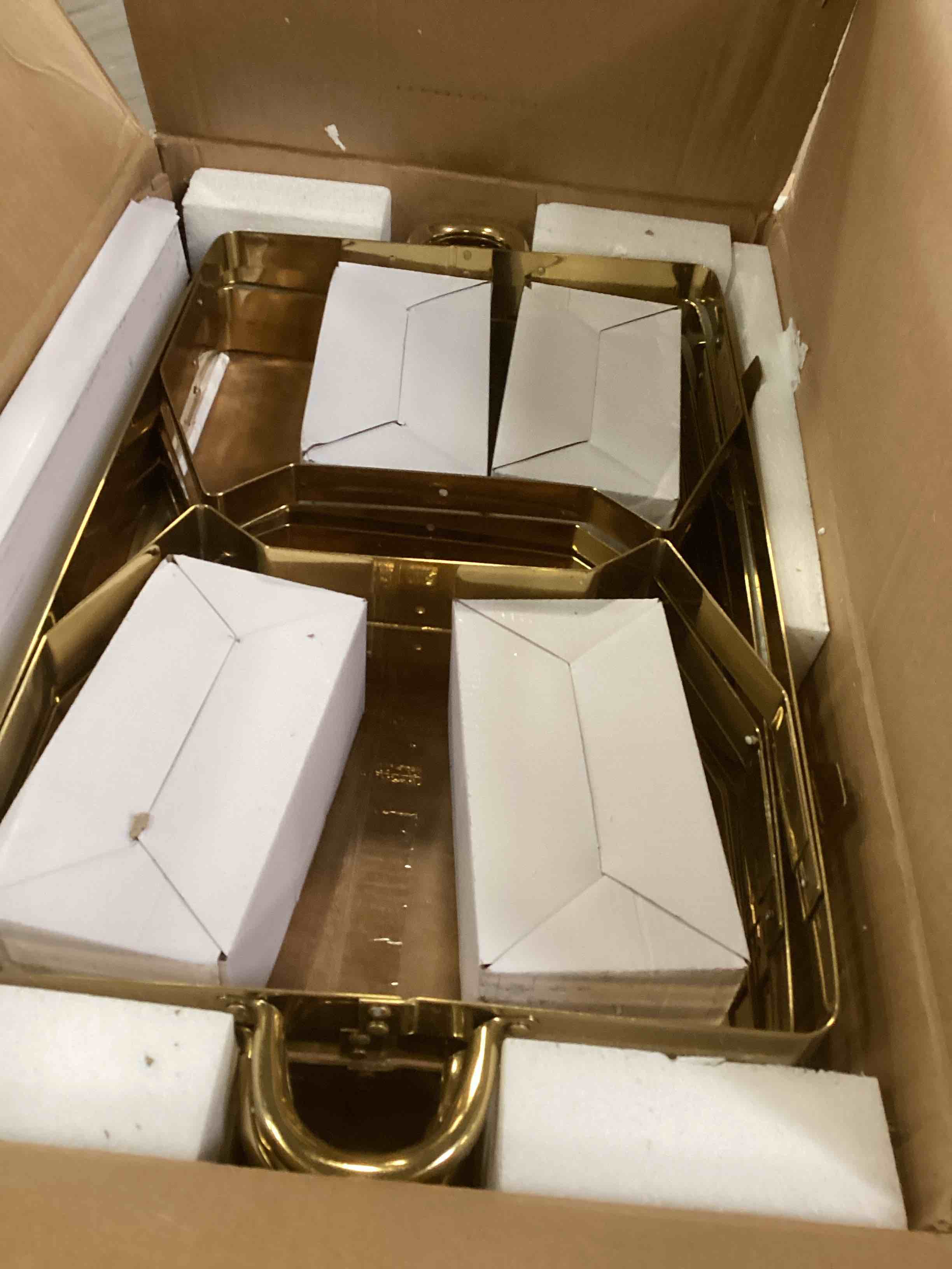 https://s3.amazonaws.com/lotting-images-prod/bidfta/PPE2242226_1738256364995.jpeg