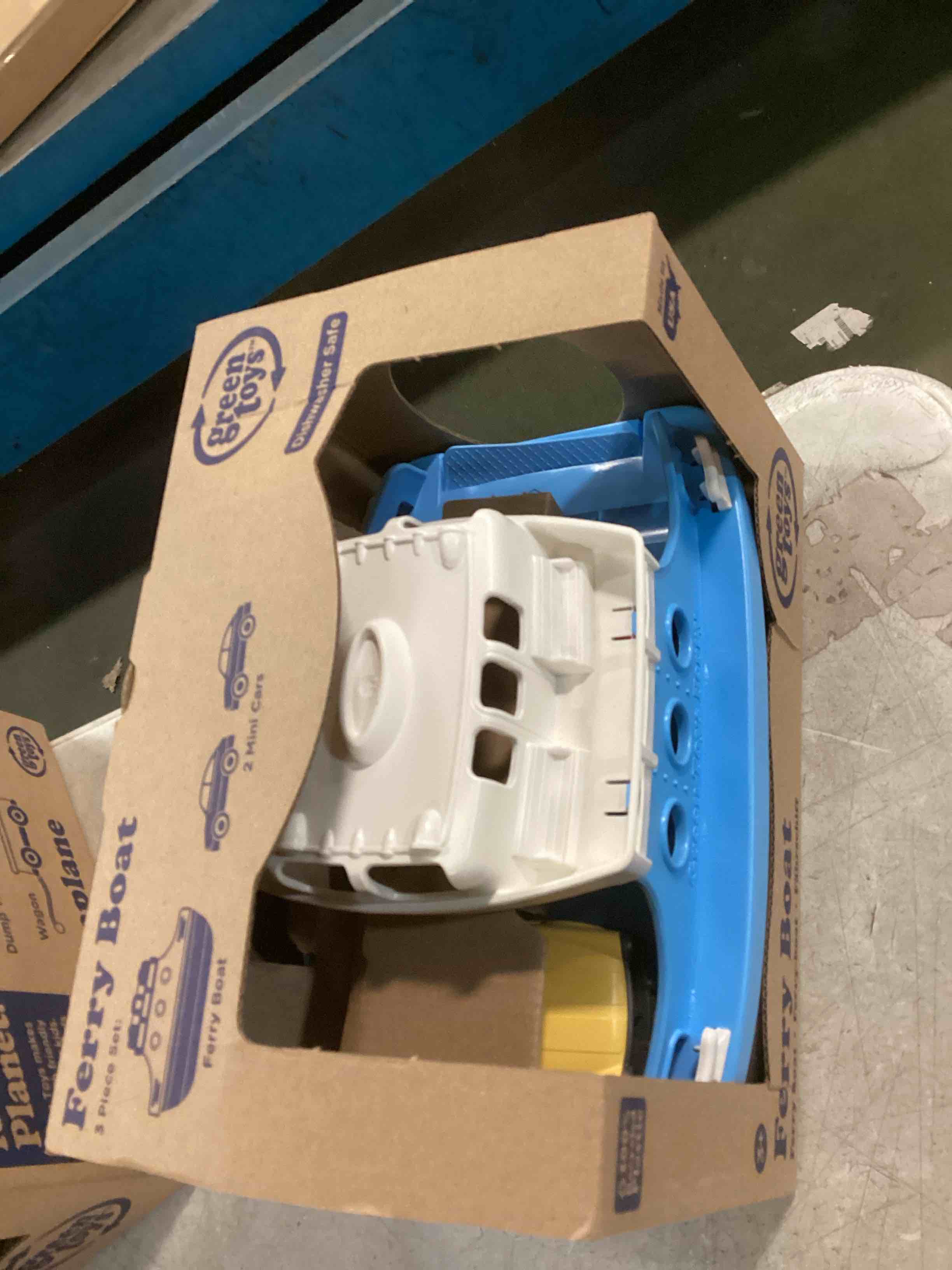 https://s3.amazonaws.com/lotting-images-prod/bidfta/PPE2242427_1738337168493.jpeg