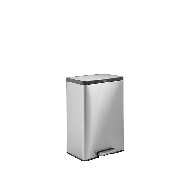 Rubbermaid Silver Trash Can with Lid 12 gal