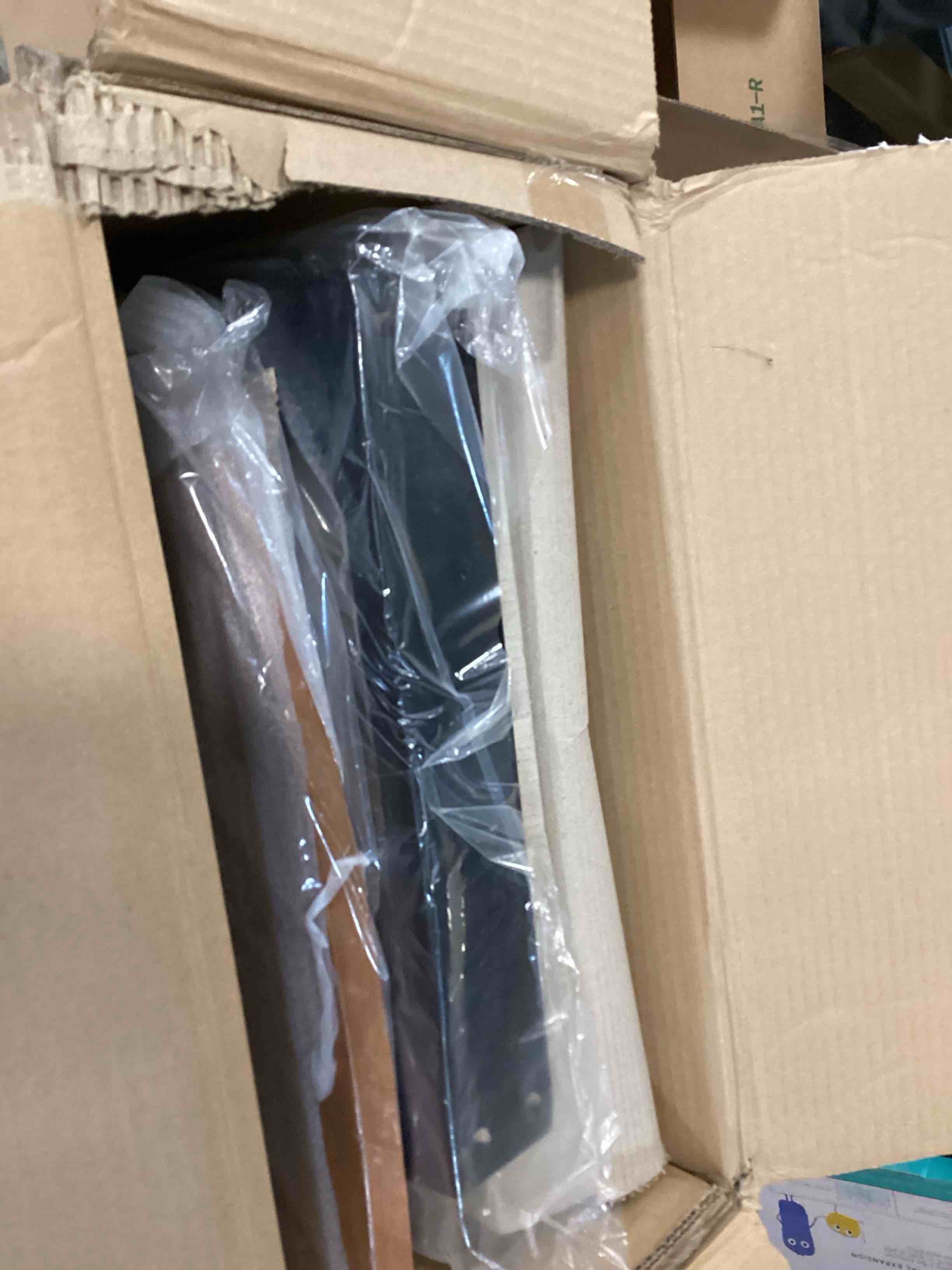 https://s3.amazonaws.com/lotting-images-prod/bidfta/PPE2243271_1738772473956.jpeg