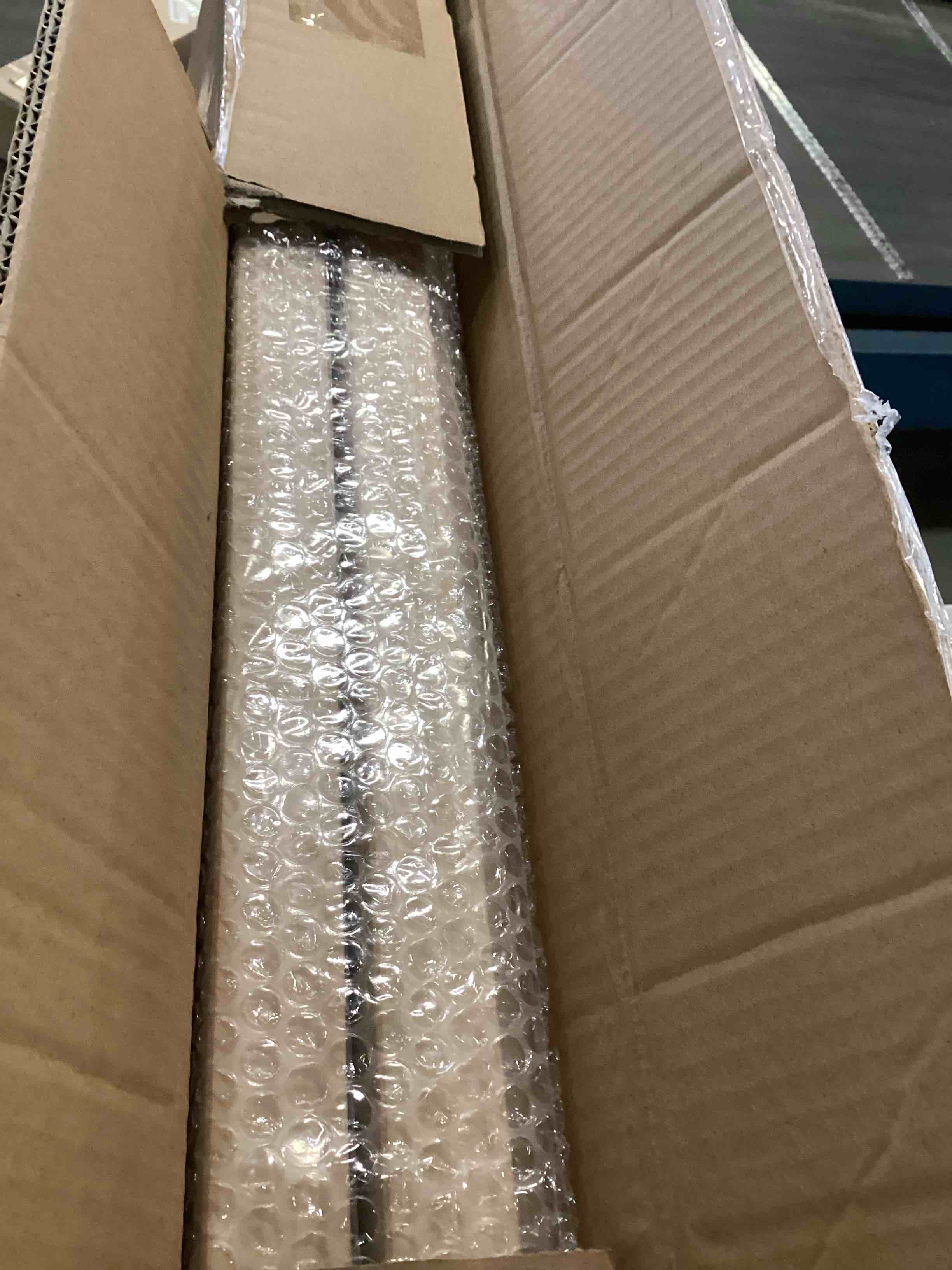 https://s3.amazonaws.com/lotting-images-prod/bidfta/PPE2243658_1738861759018.jpeg