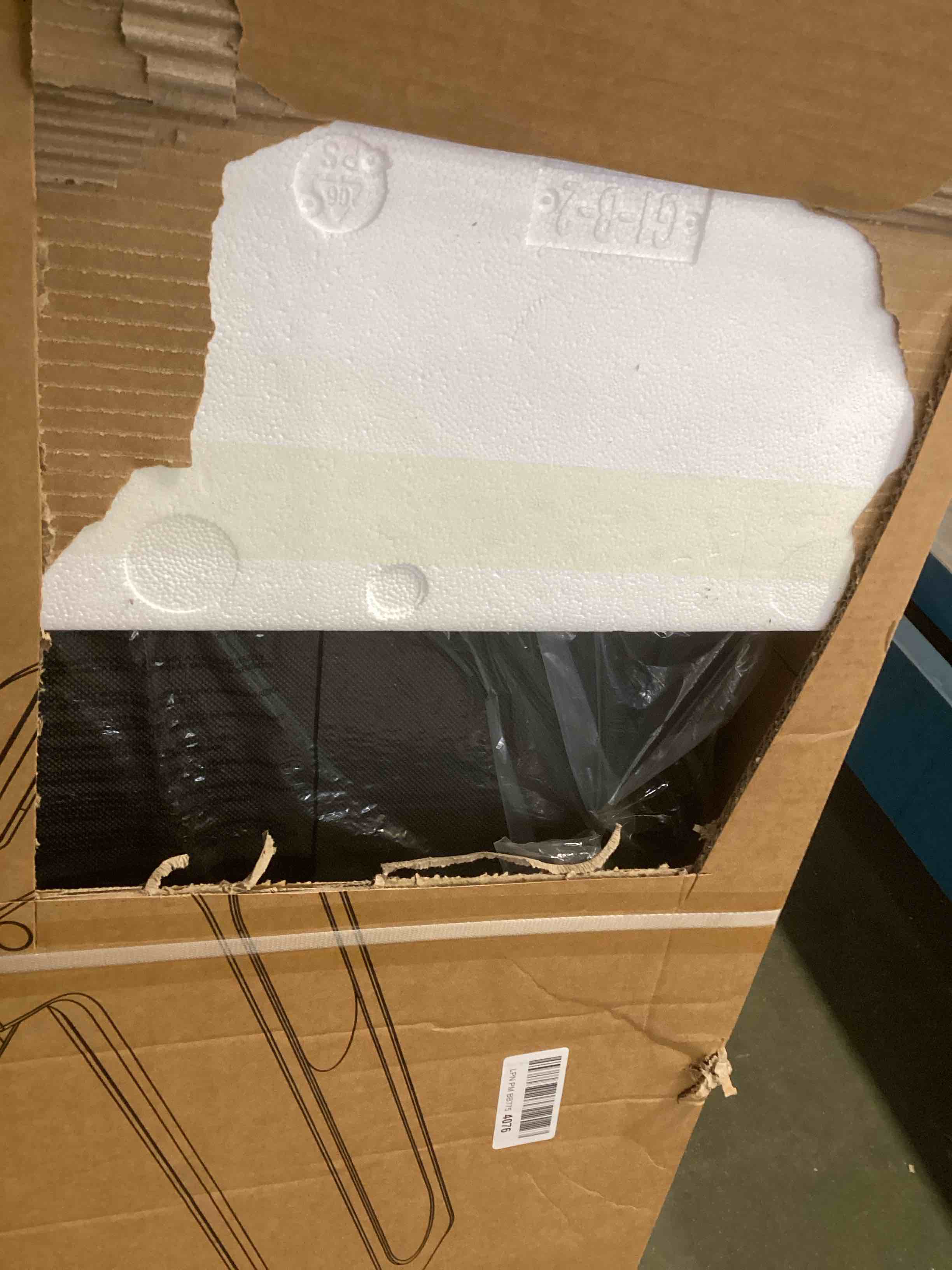https://s3.amazonaws.com/lotting-images-prod/bidfta/PPE2244011_1738946256615.jpeg