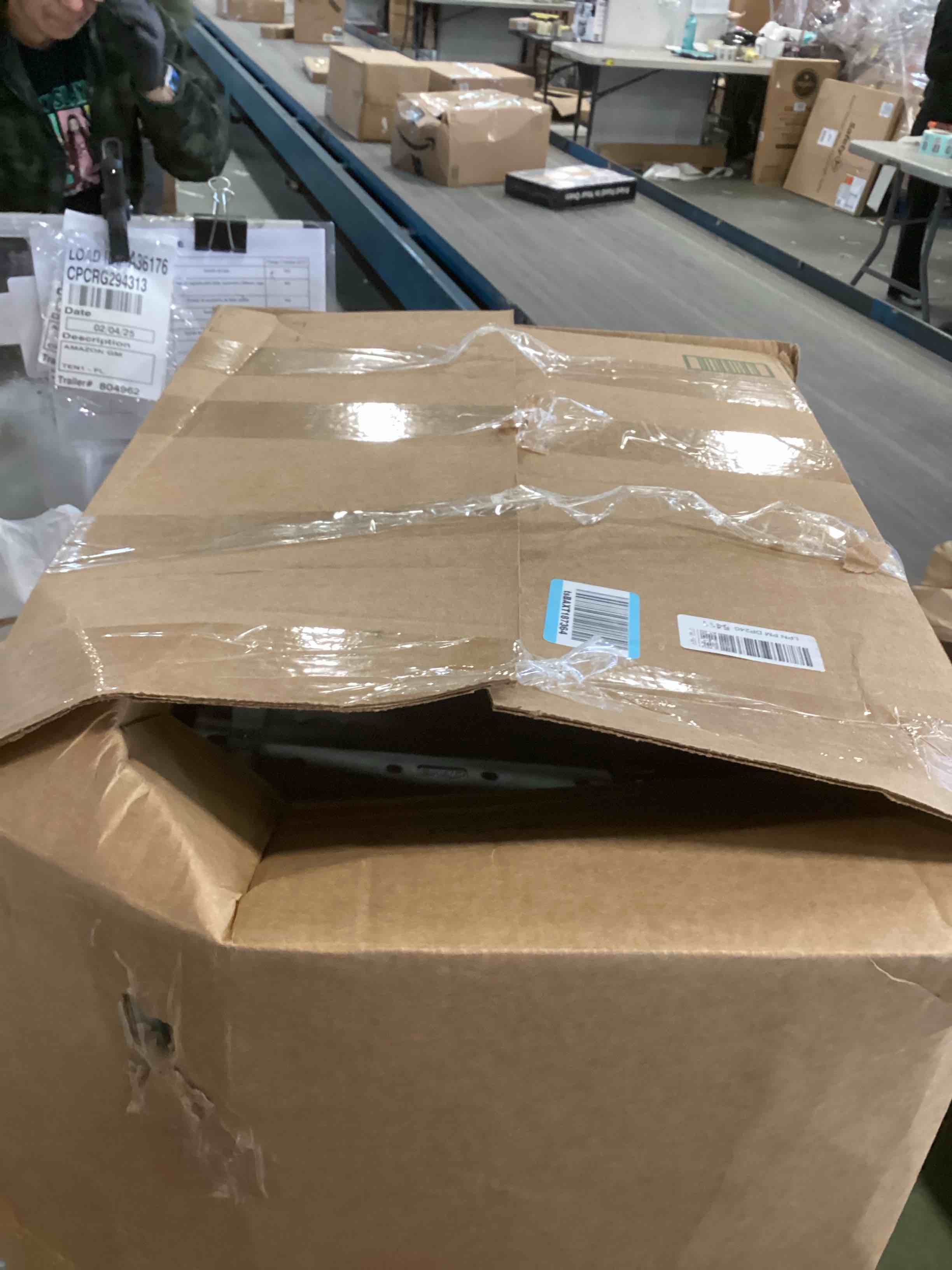 https://s3.amazonaws.com/lotting-images-prod/bidfta/PPE2244020_1738948566999.jpeg