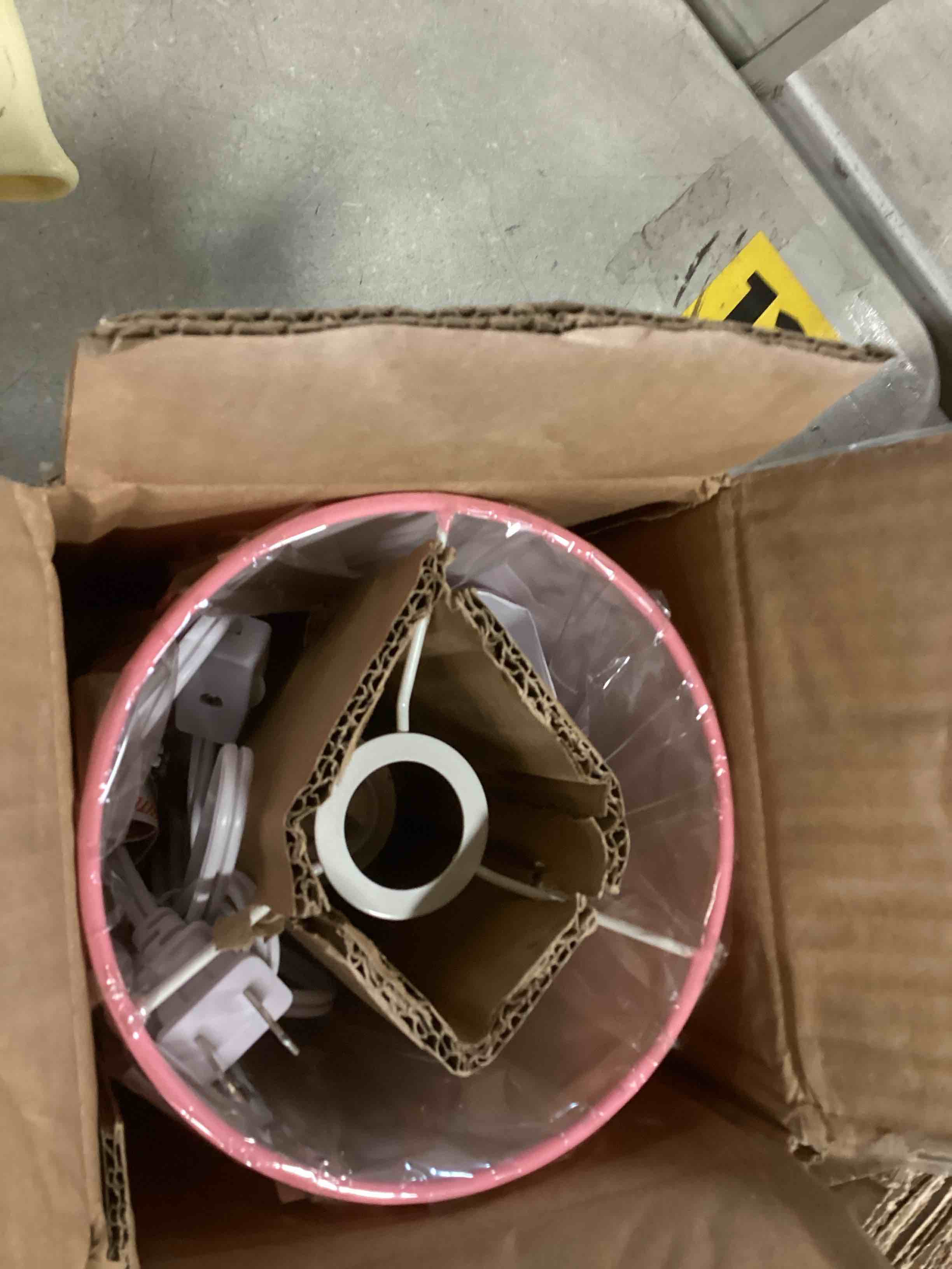 https://s3.amazonaws.com/lotting-images-prod/bidfta/PPE2244071_1738957797894.jpeg