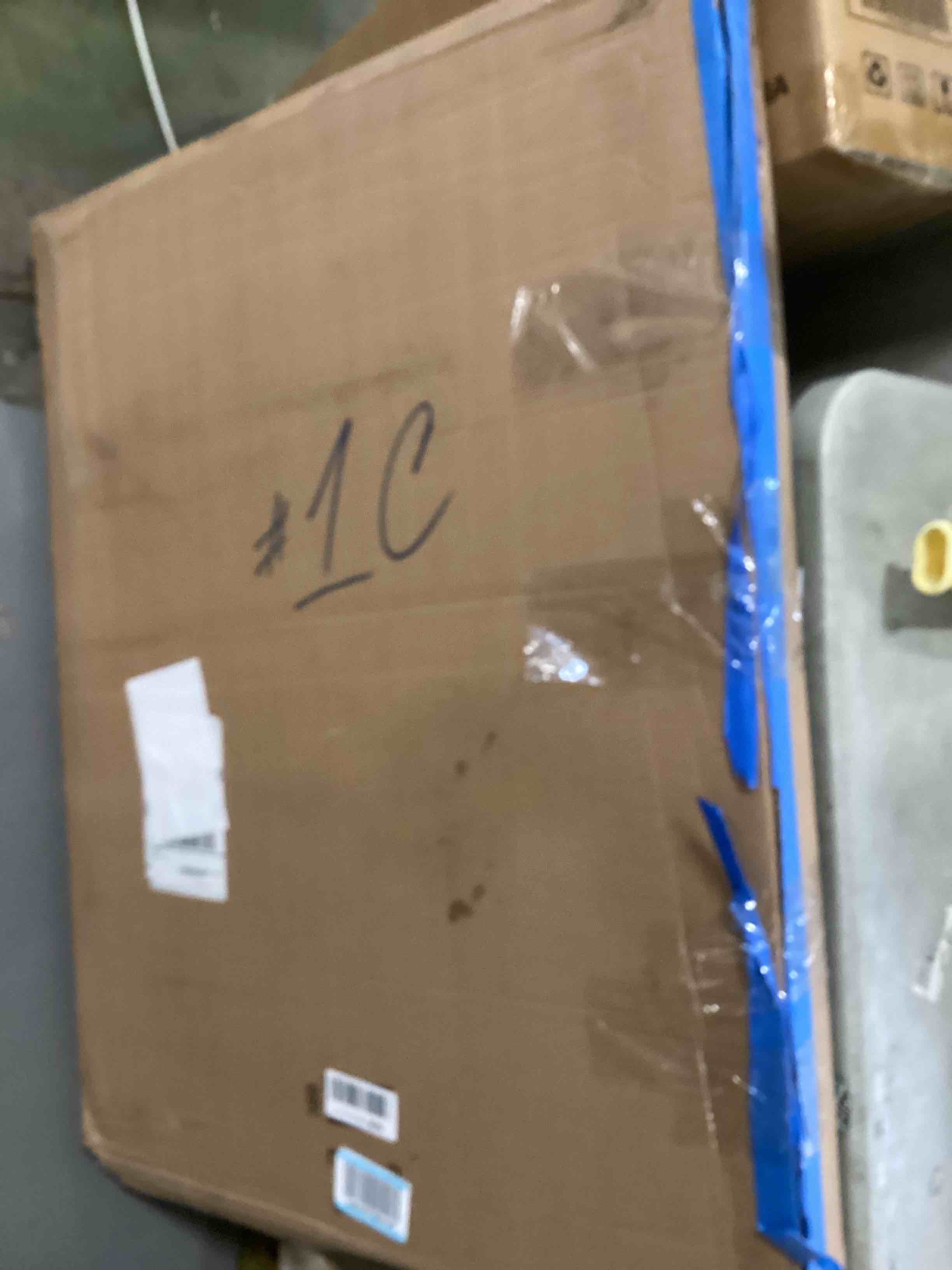 https://s3.amazonaws.com/lotting-images-prod/bidfta/PPE2244202_1739203575666.jpeg
