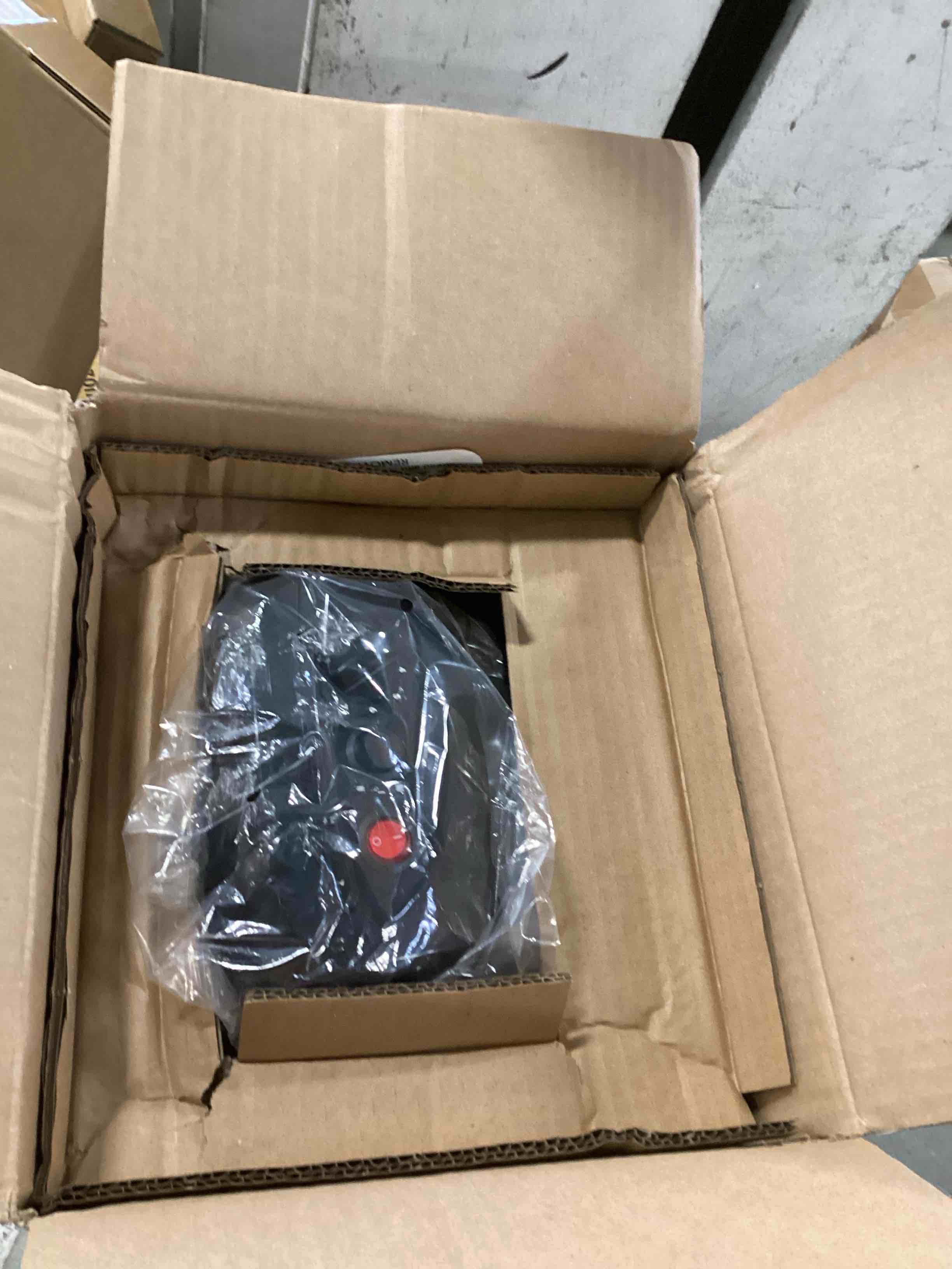 https://s3.amazonaws.com/lotting-images-prod/bidfta/PPE2244313_1739215196717.jpeg