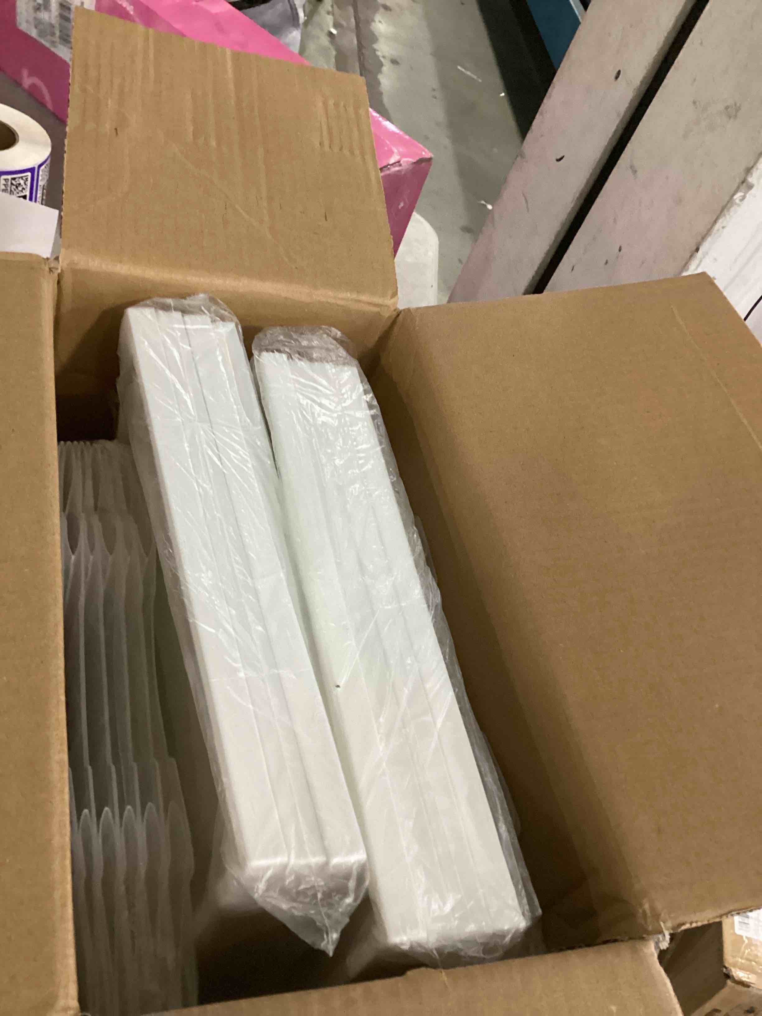 https://s3.amazonaws.com/lotting-images-prod/bidfta/PPE2244458_1739290376350.jpeg